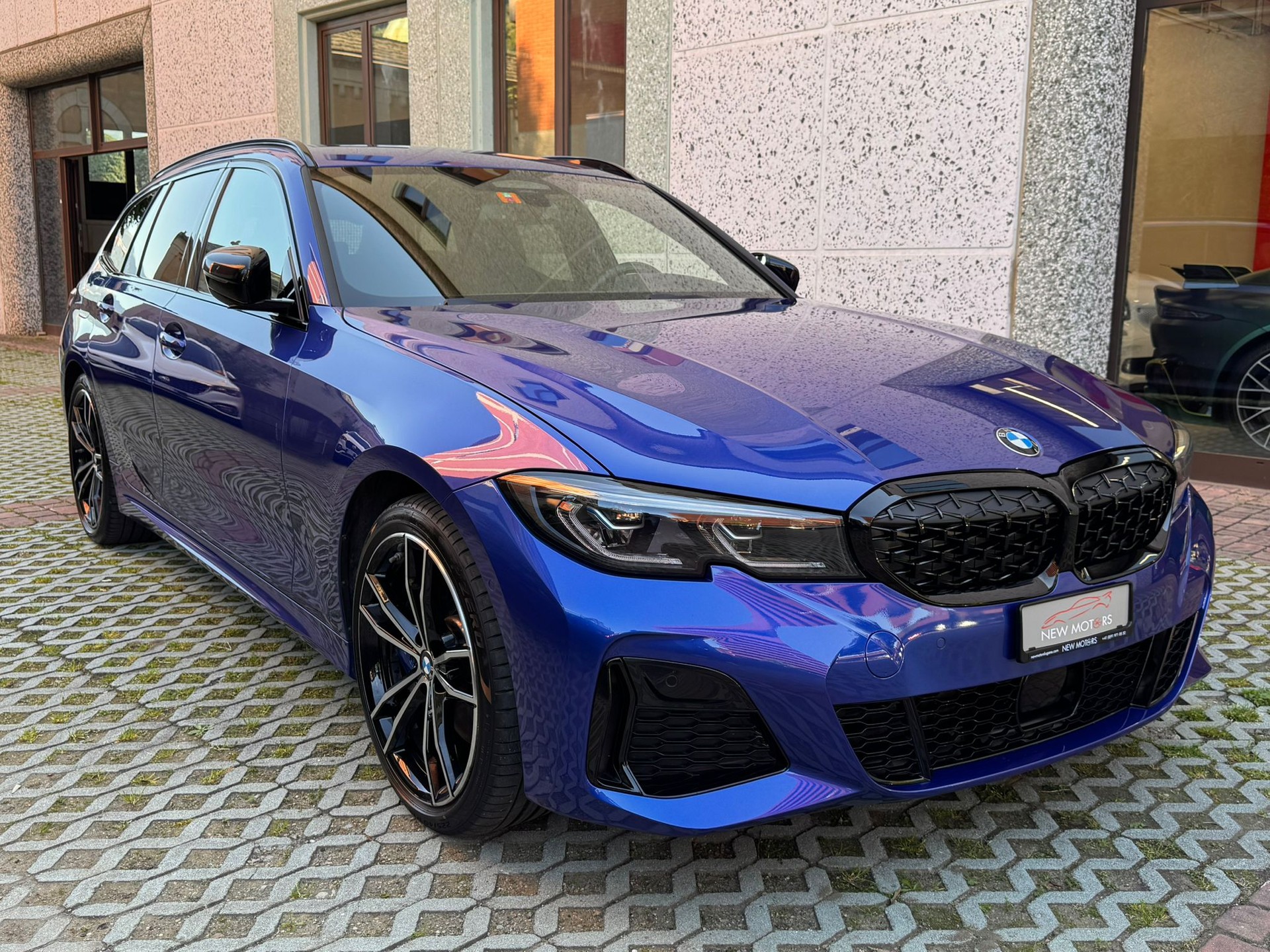 BMW M340i xDrive 48V Touring Steptronic-image-2