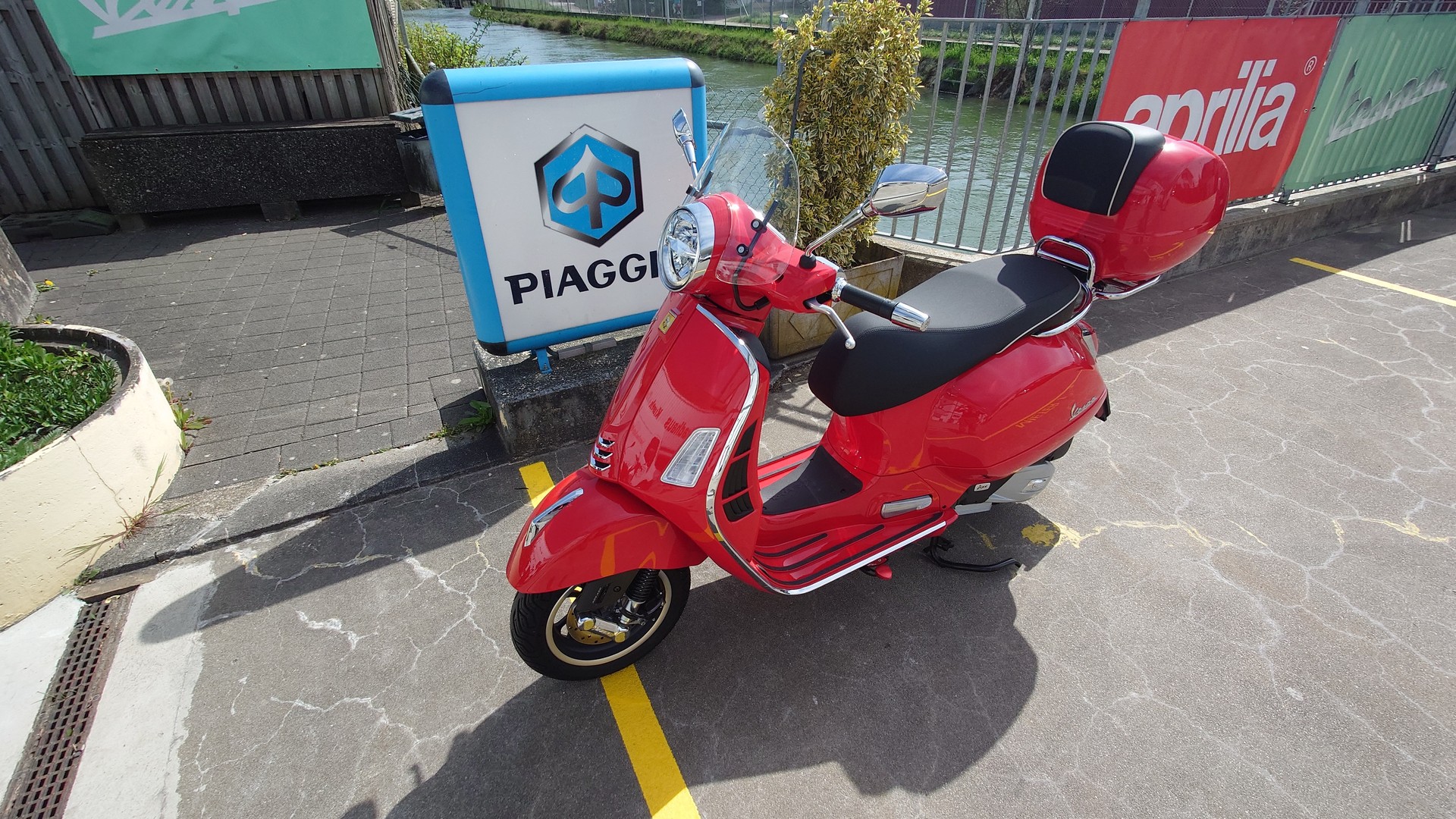 PIAGGIO Vespa GTS 125 Super ABS-image-0