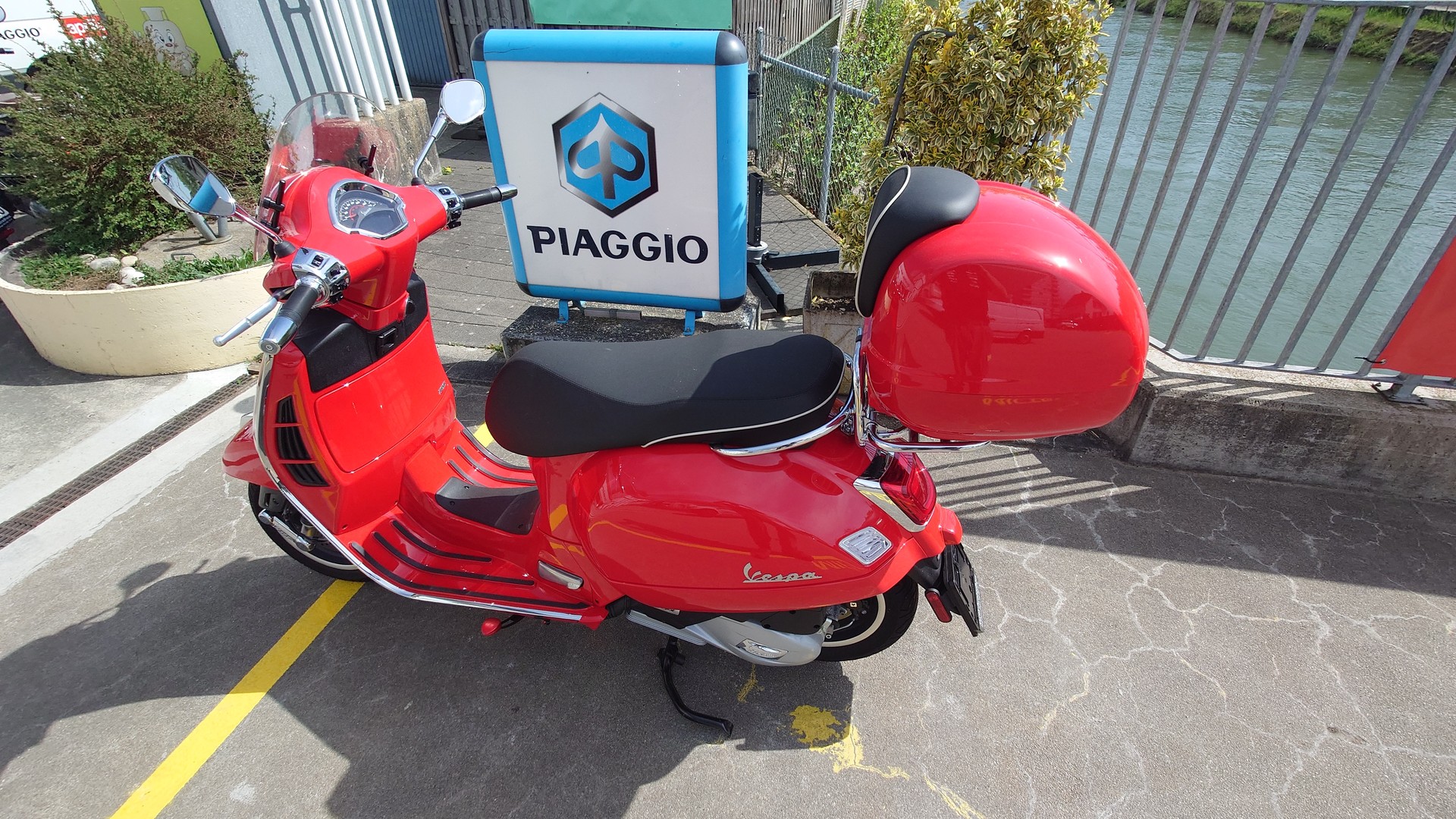 PIAGGIO Vespa GTS 125 Super ABS-image-1