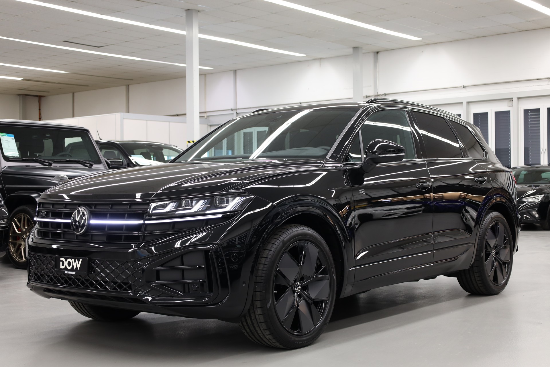 VW Touareg 3.0 V6 TDI 286 R-Line-showroom-element-2