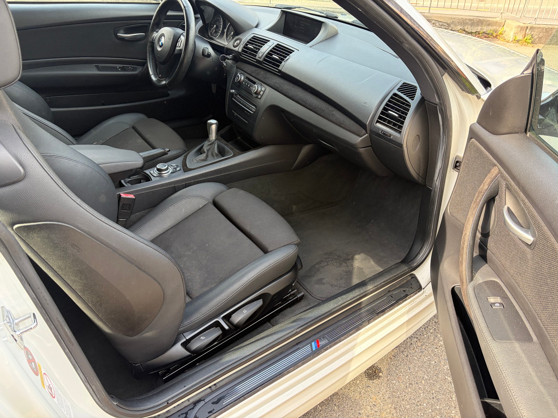BMW 135i Coupé-image-13