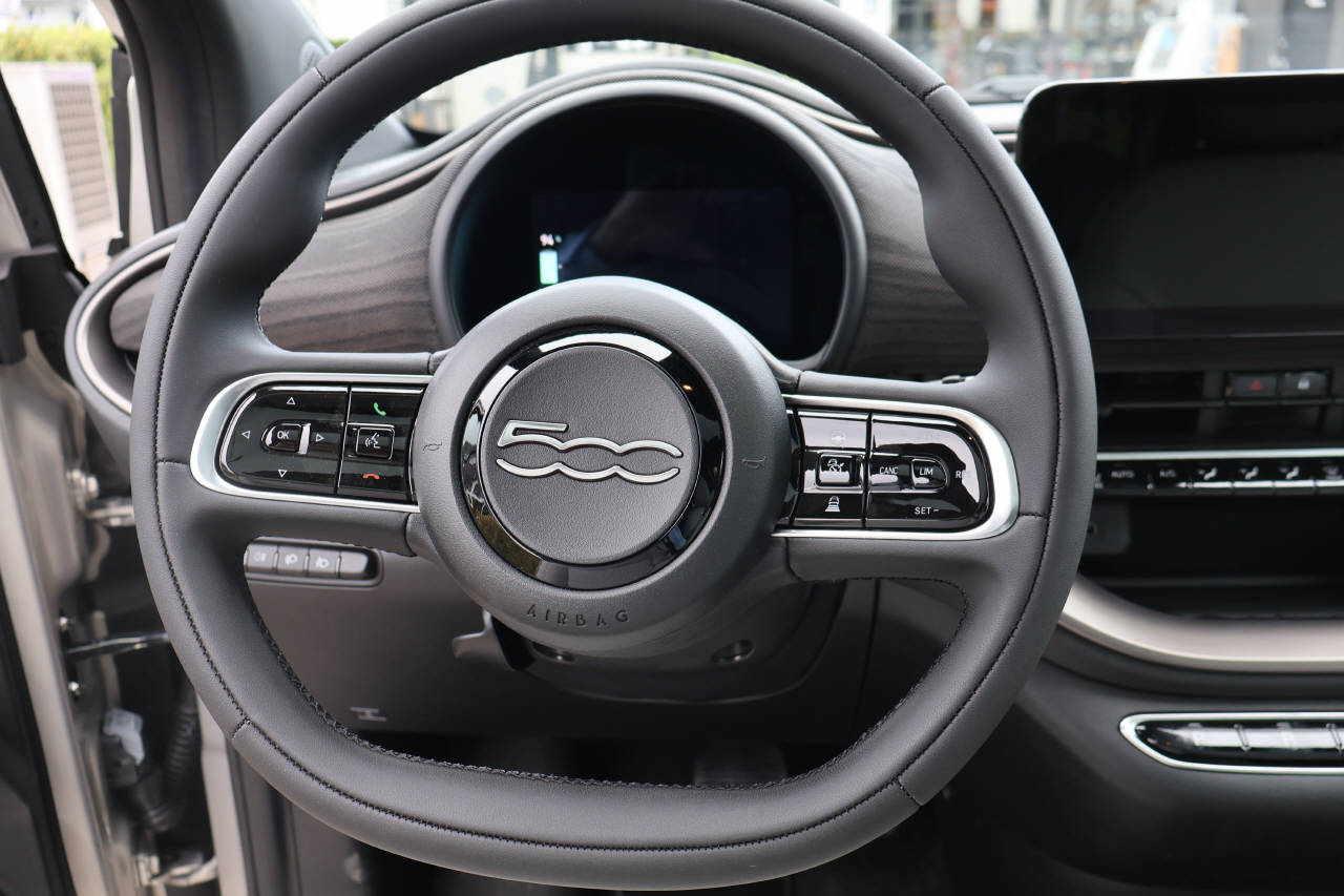FIAT 500 Armani-image-10