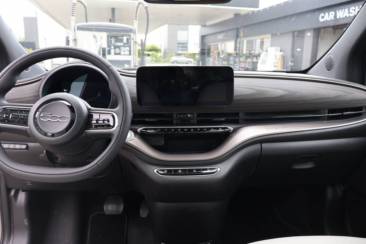 FIAT 500 Armani-image-9