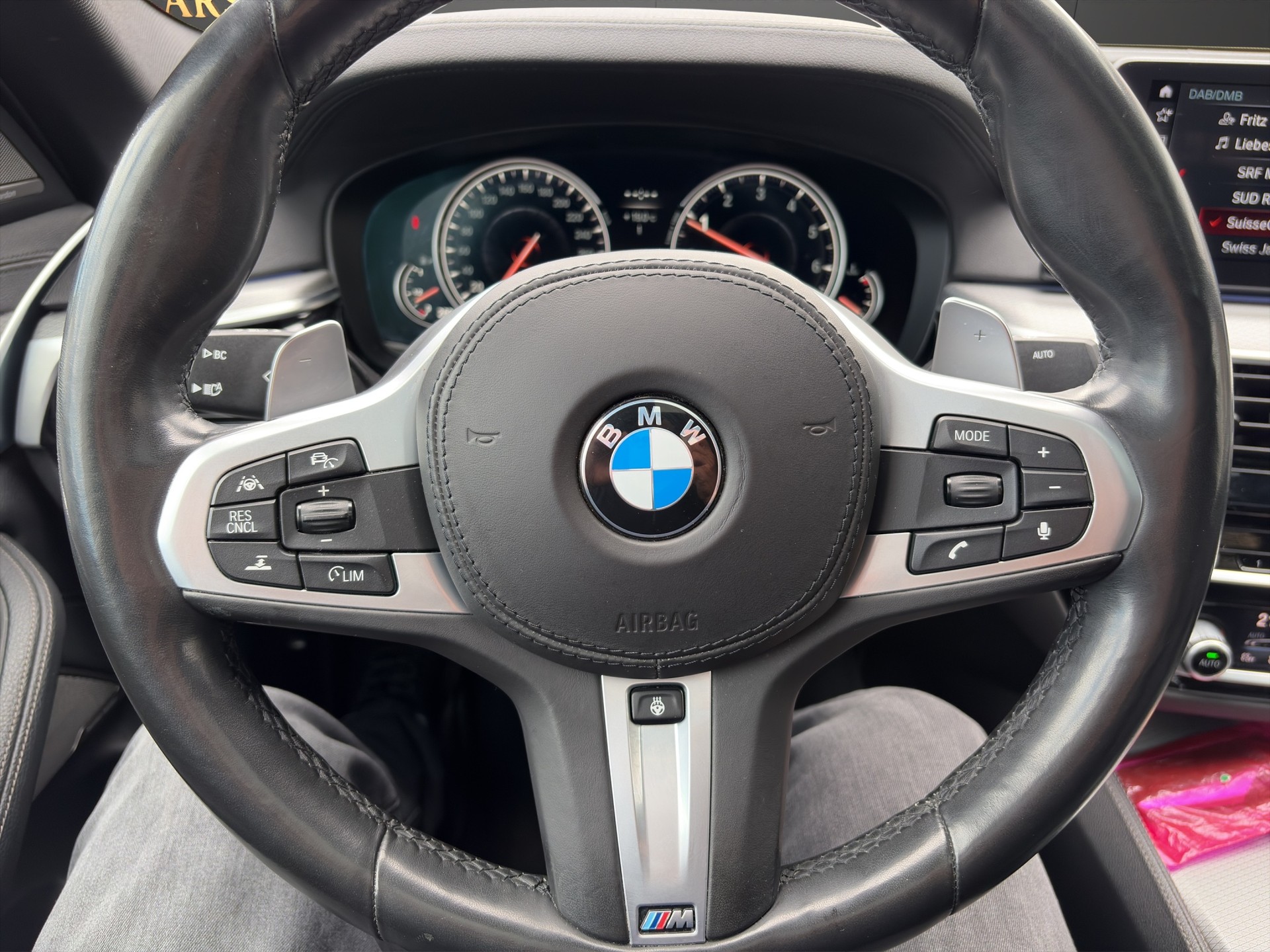 BMW 540i XDrive M Sport Individual Steptronic-image-21