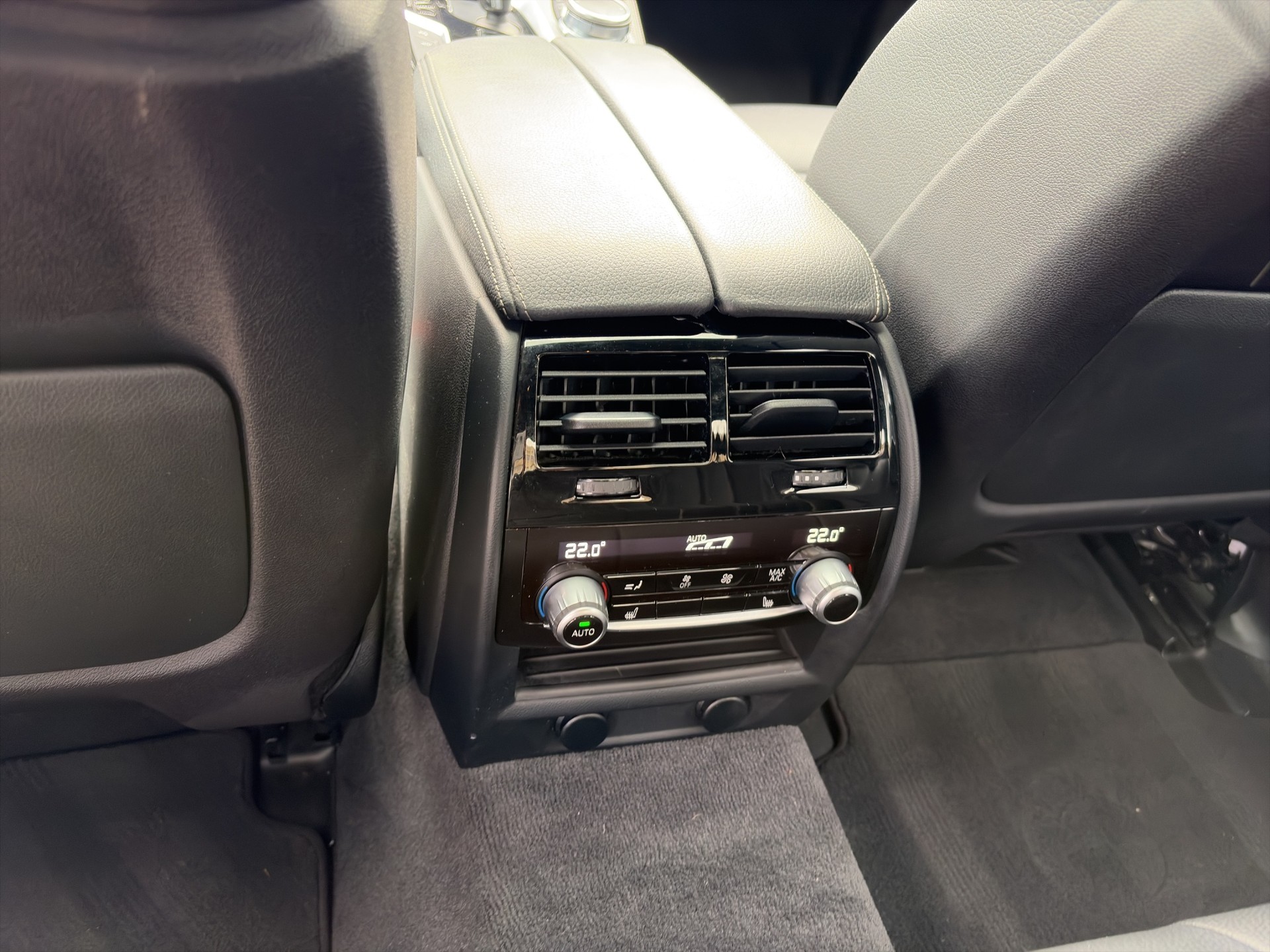 BMW 540i XDrive M Sport Individual Steptronic-image-14