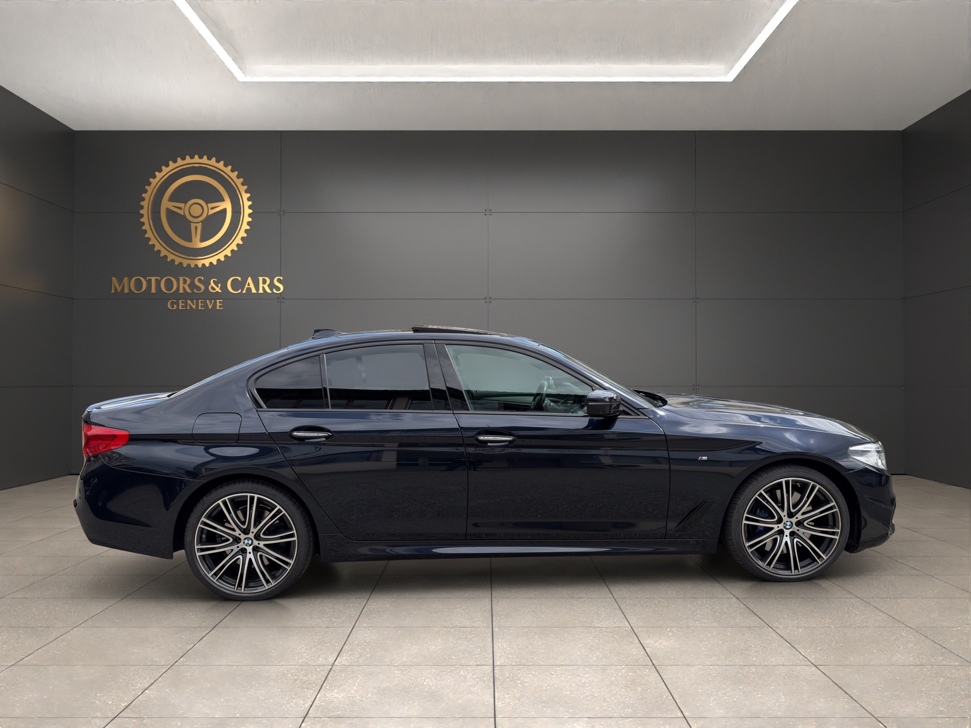 BMW 540i XDrive M Sport Individual Steptronic-image-5