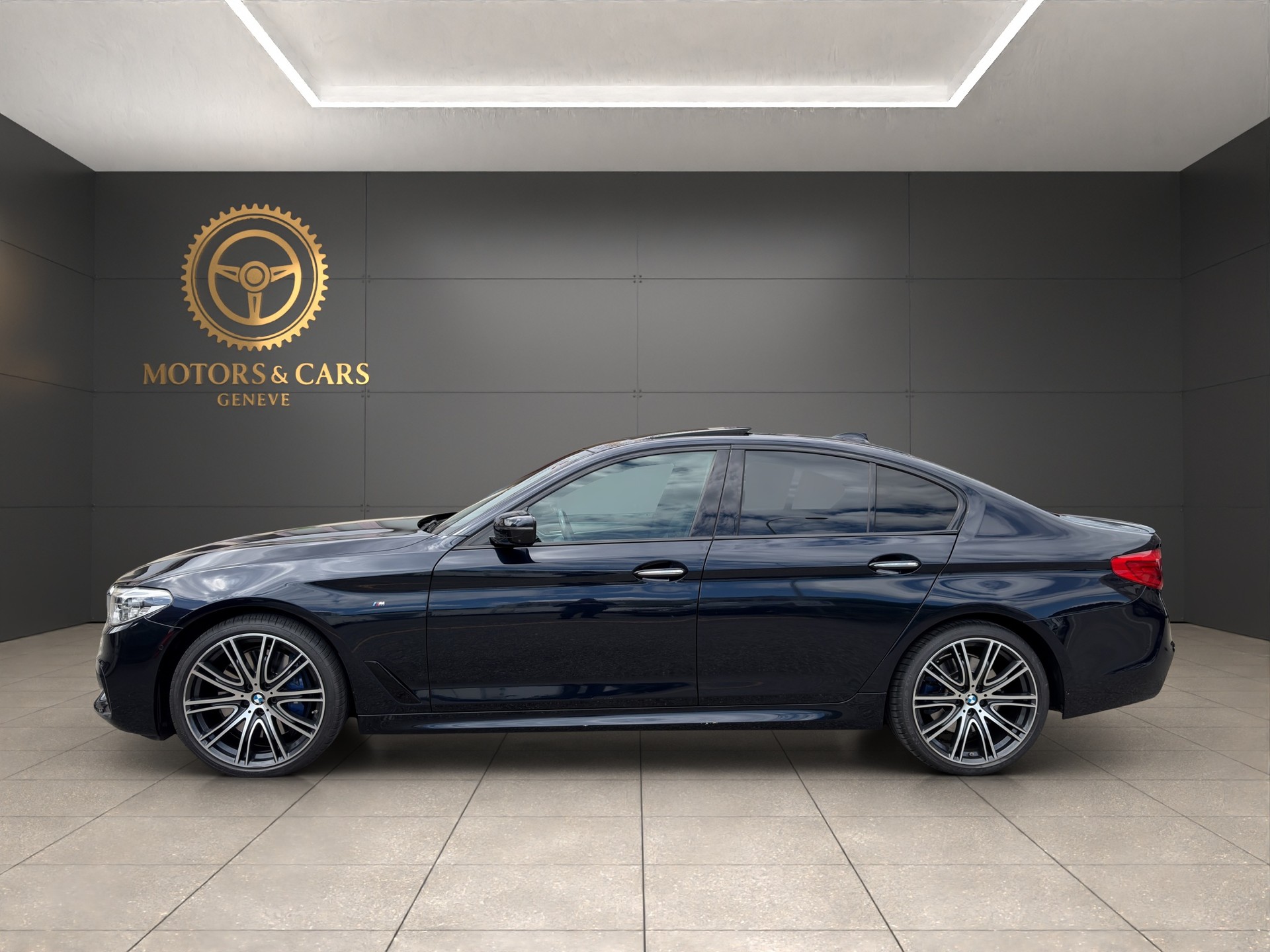 BMW 540i XDrive M Sport Individual Steptronic-showroom-element-1