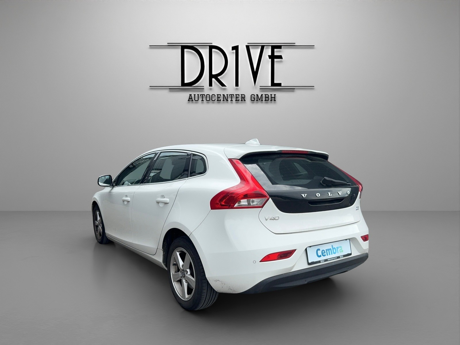 VOLVO V40 D2 Momentum Powershift-image-6