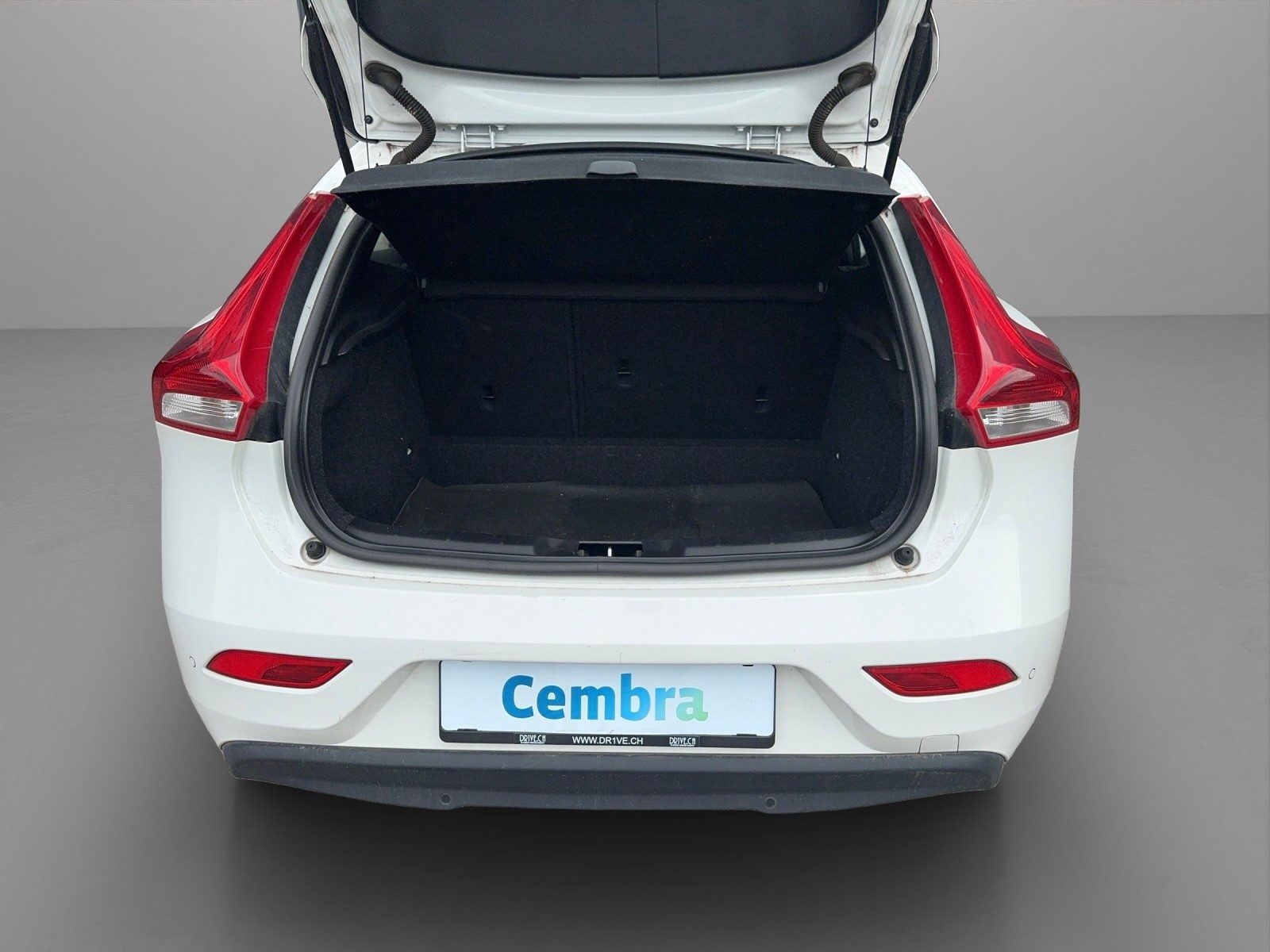 VOLVO V40 D2 Momentum Powershift-image-11