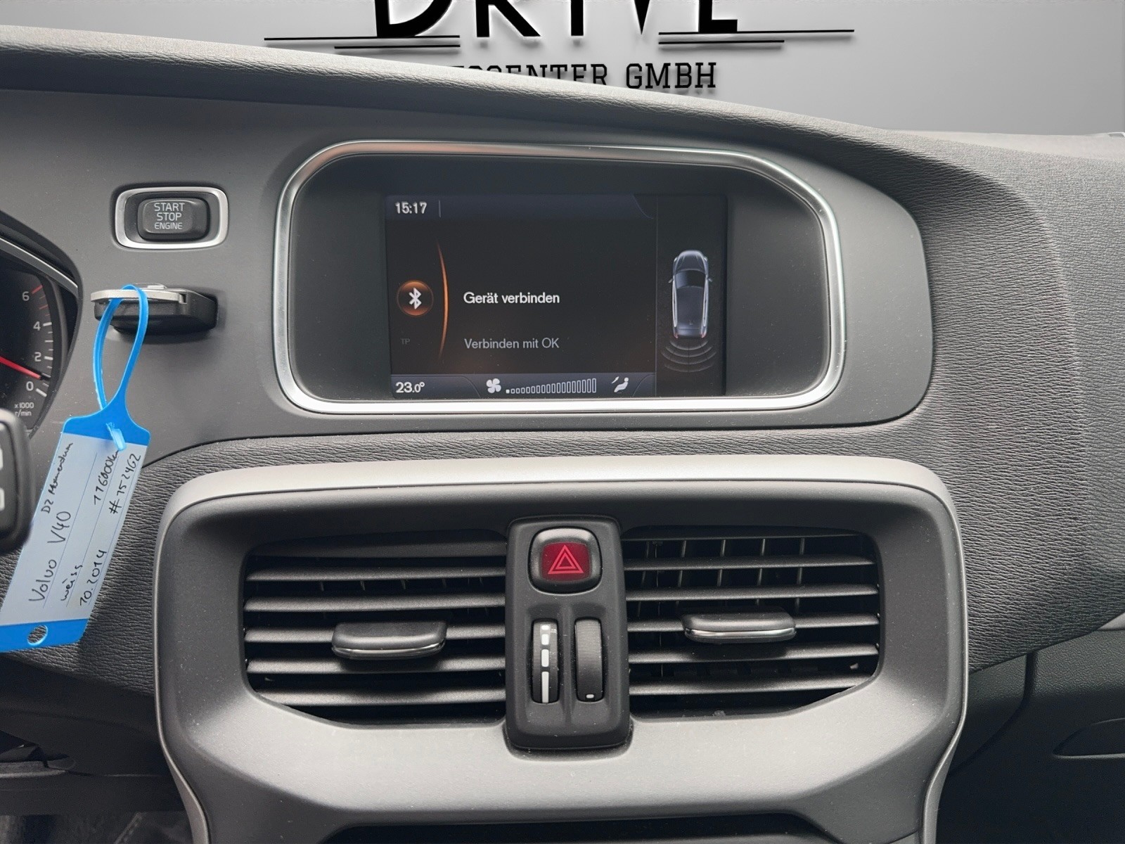 VOLVO V40 D2 Momentum Powershift-image-13