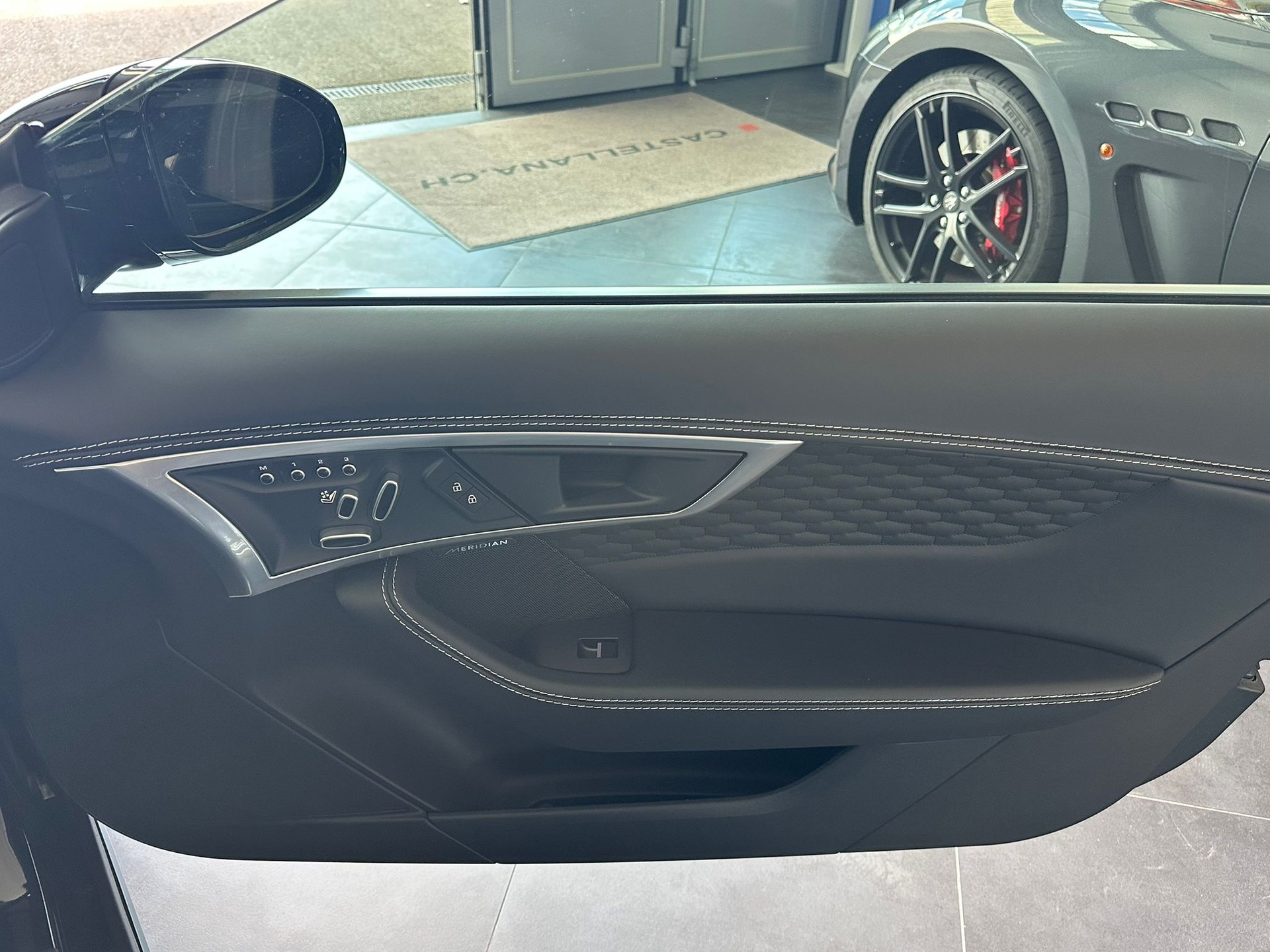 JAGUAR F-Type Coupé 5.0 V8 First Edition Automatik AWD-image-20