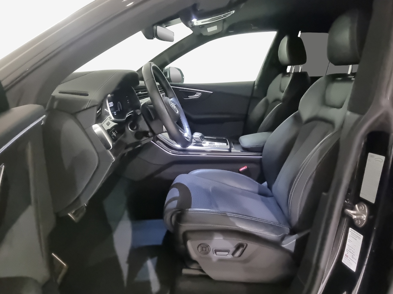 AUDI SQ8 TFSI quattro tiptronic-image-7