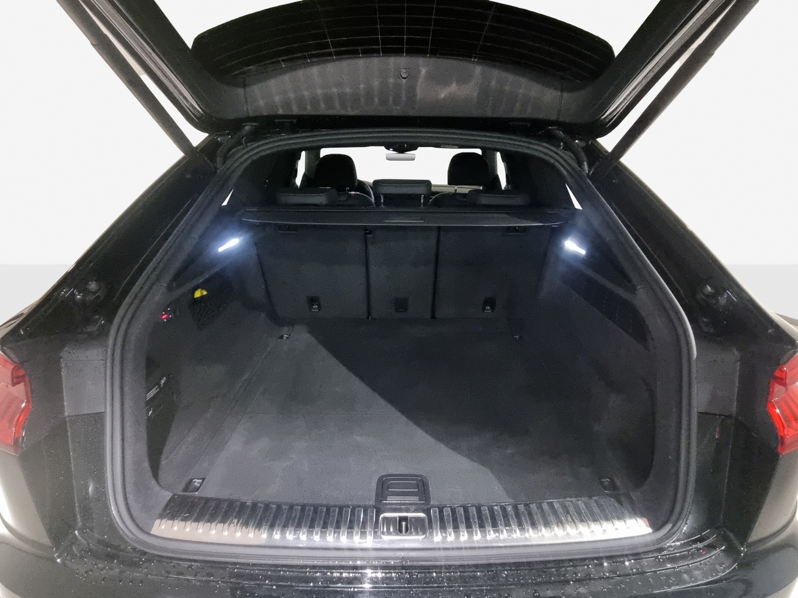 AUDI SQ8 TFSI quattro tiptronic-image-12