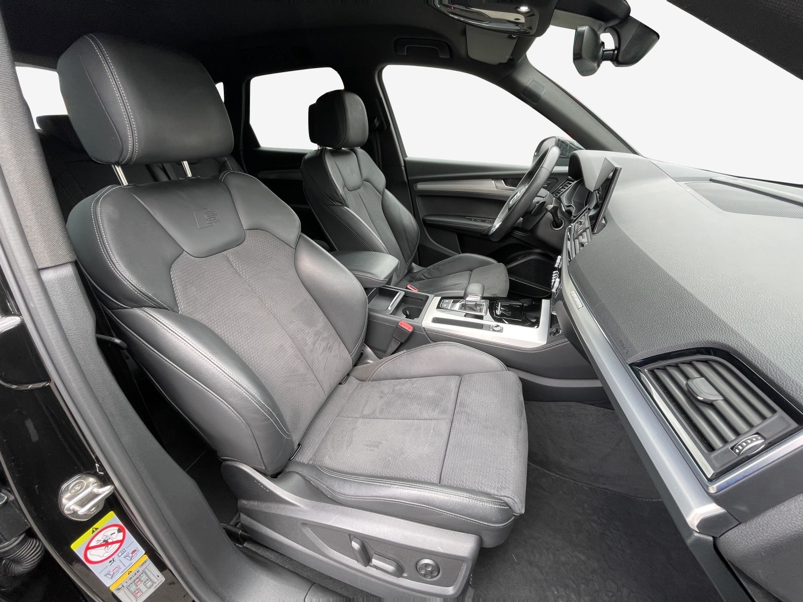 AUDI Q5 45 TFSI S-line quattro S-tronic-image-14