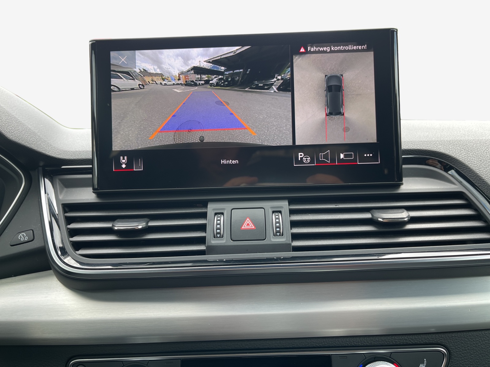 AUDI Q5 45 TFSI S-line quattro S-tronic-image-15
