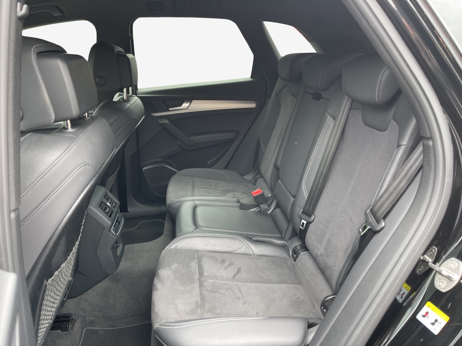AUDI Q5 45 TFSI S-line quattro S-tronic-image-11