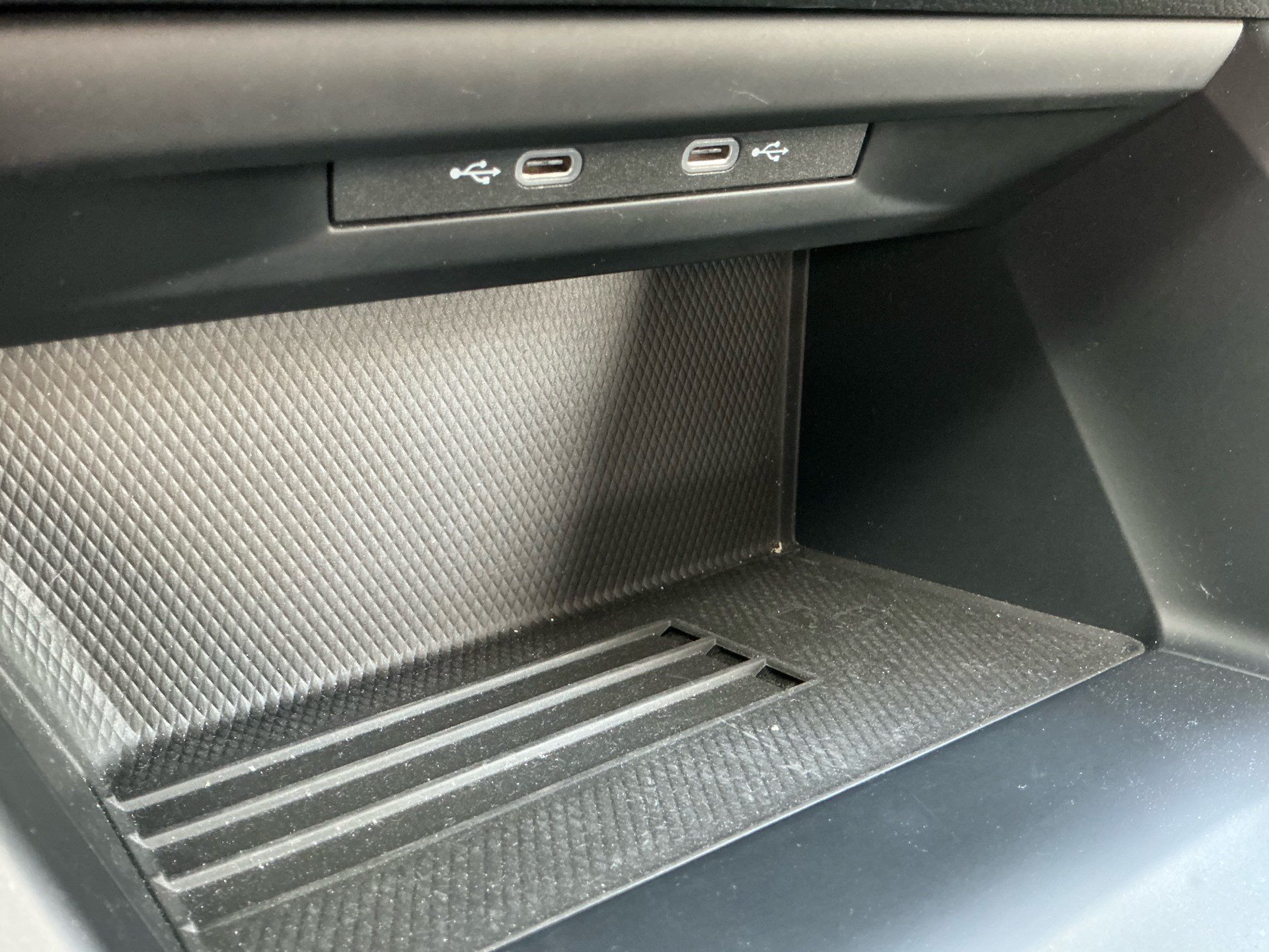 VW Golf 2.0 TDI 115 PS HANDSCHALTUNG *** FACELIFT ***-image-19