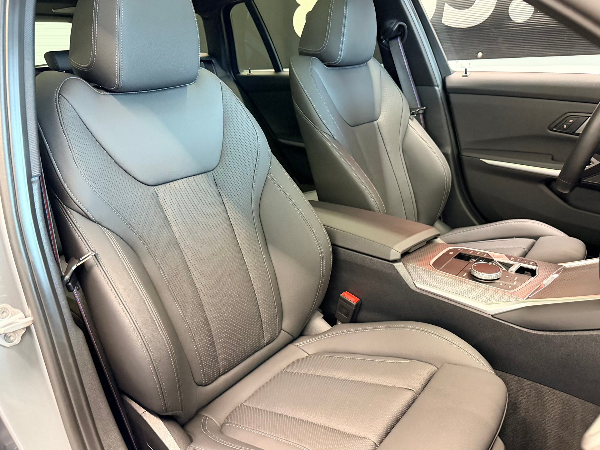 BMW M340i xDrive 48V Touring Steptronic M Sport Pro-image-23