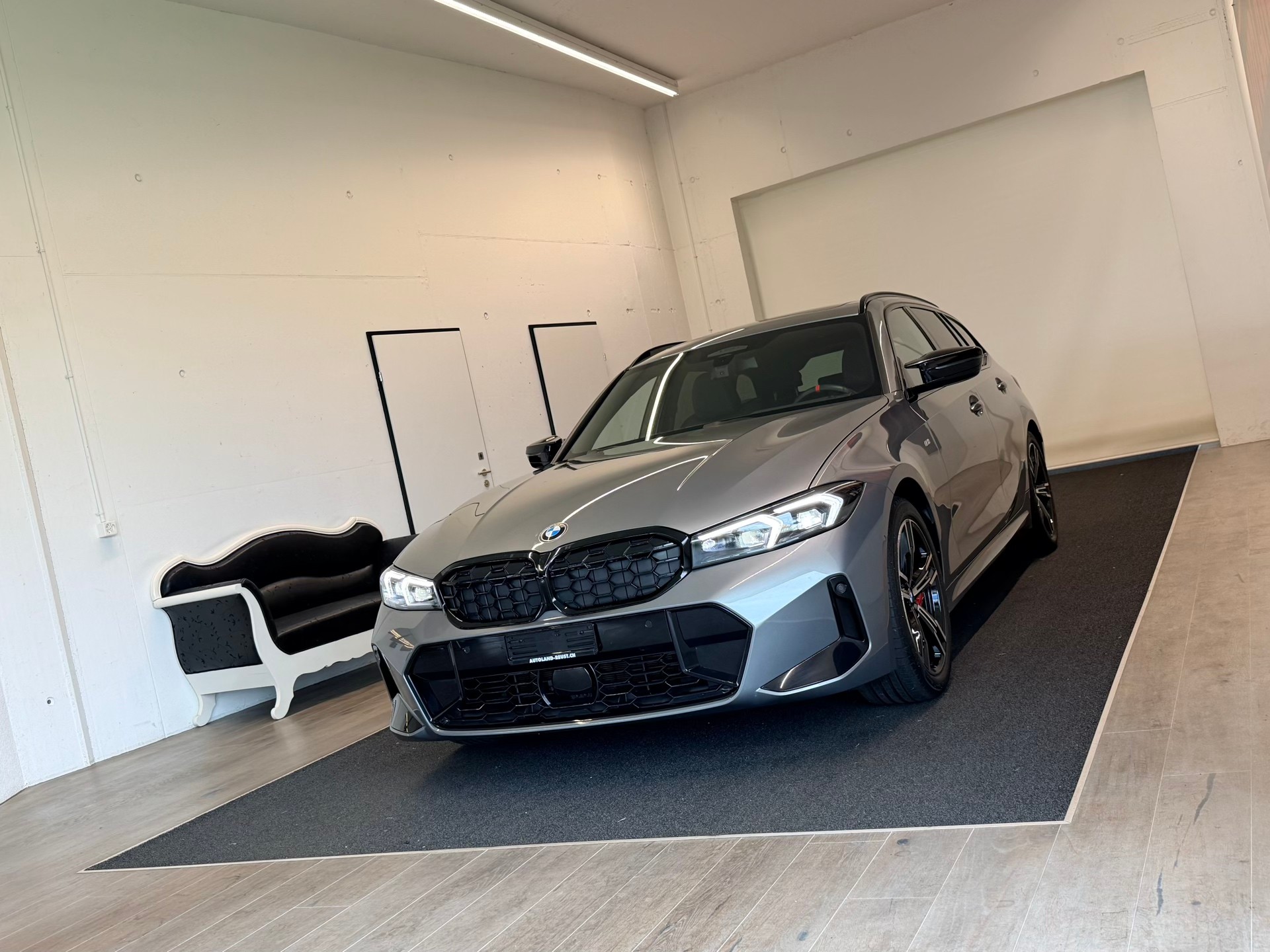 BMW M340i xDrive 48V Touring Steptronic M Sport Pro-showroom-element-2