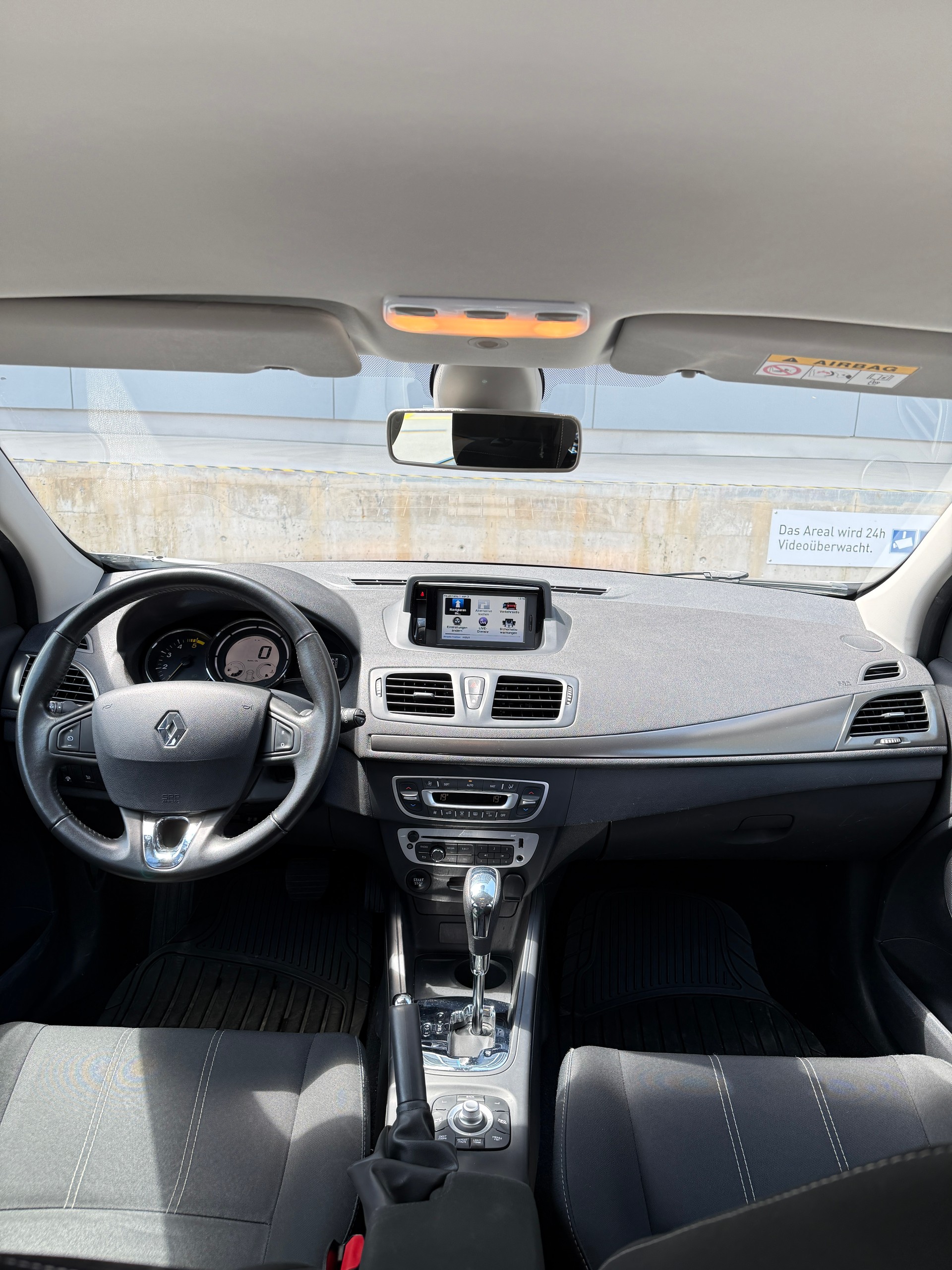 RENAULT Mégane Grandtour 1.5 dCi Expression EDC-image-8