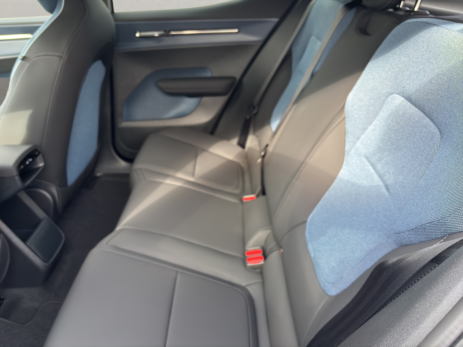 VOLVO EX30 E60 Twin Plus Performance AWD-image-7