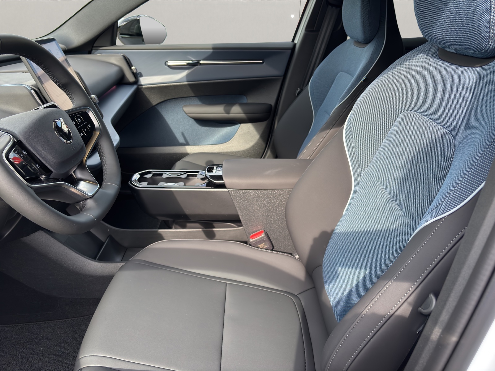 VOLVO EX30 E60 Twin Plus Performance AWD-image-12