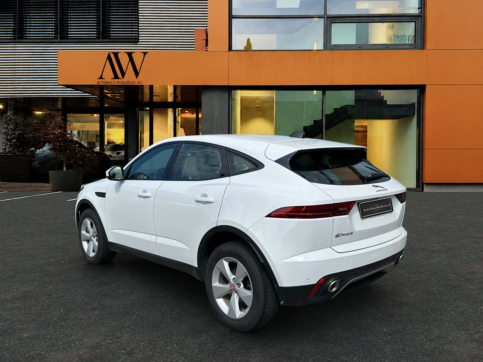 JAGUAR E-Pace 2.0 T 200 S AWD / CH Auslieferung-showroom-element-3