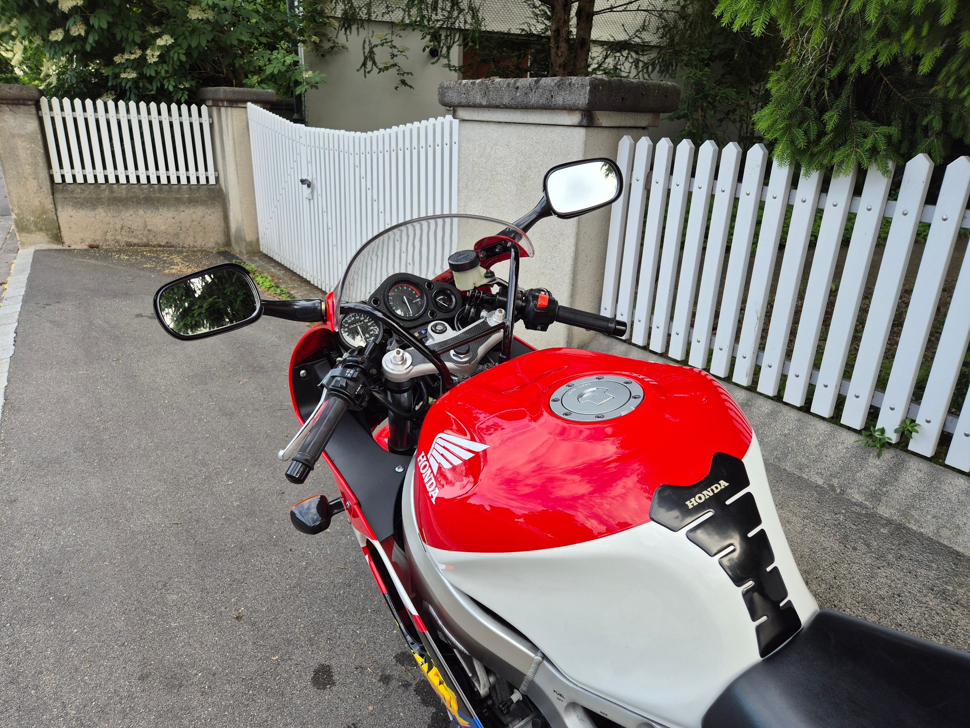 HONDA CBR 900 RR T/V Fireblade-image-9