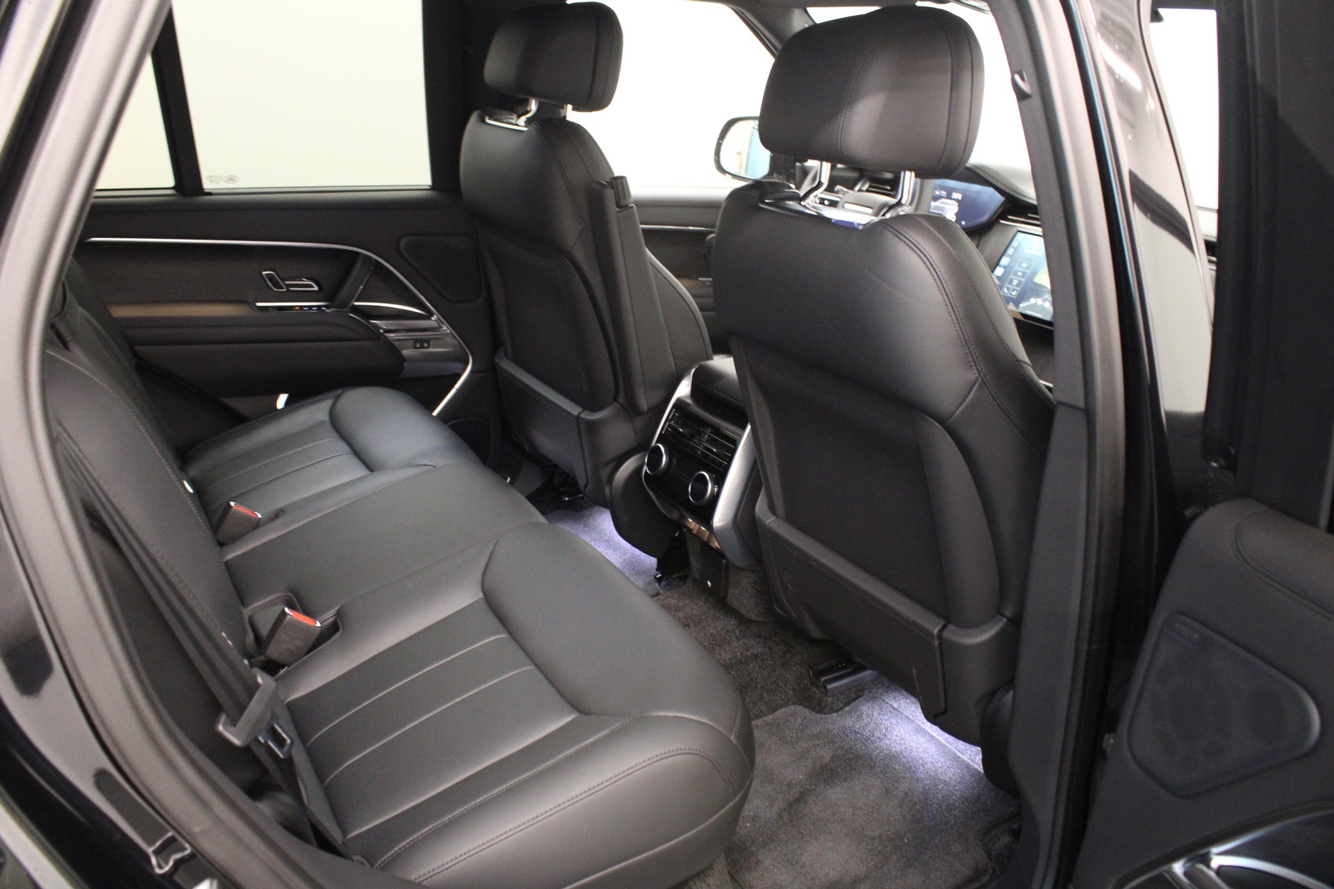 LAND ROVER Range Rover 3.0 I6 P460e HSE-image-6