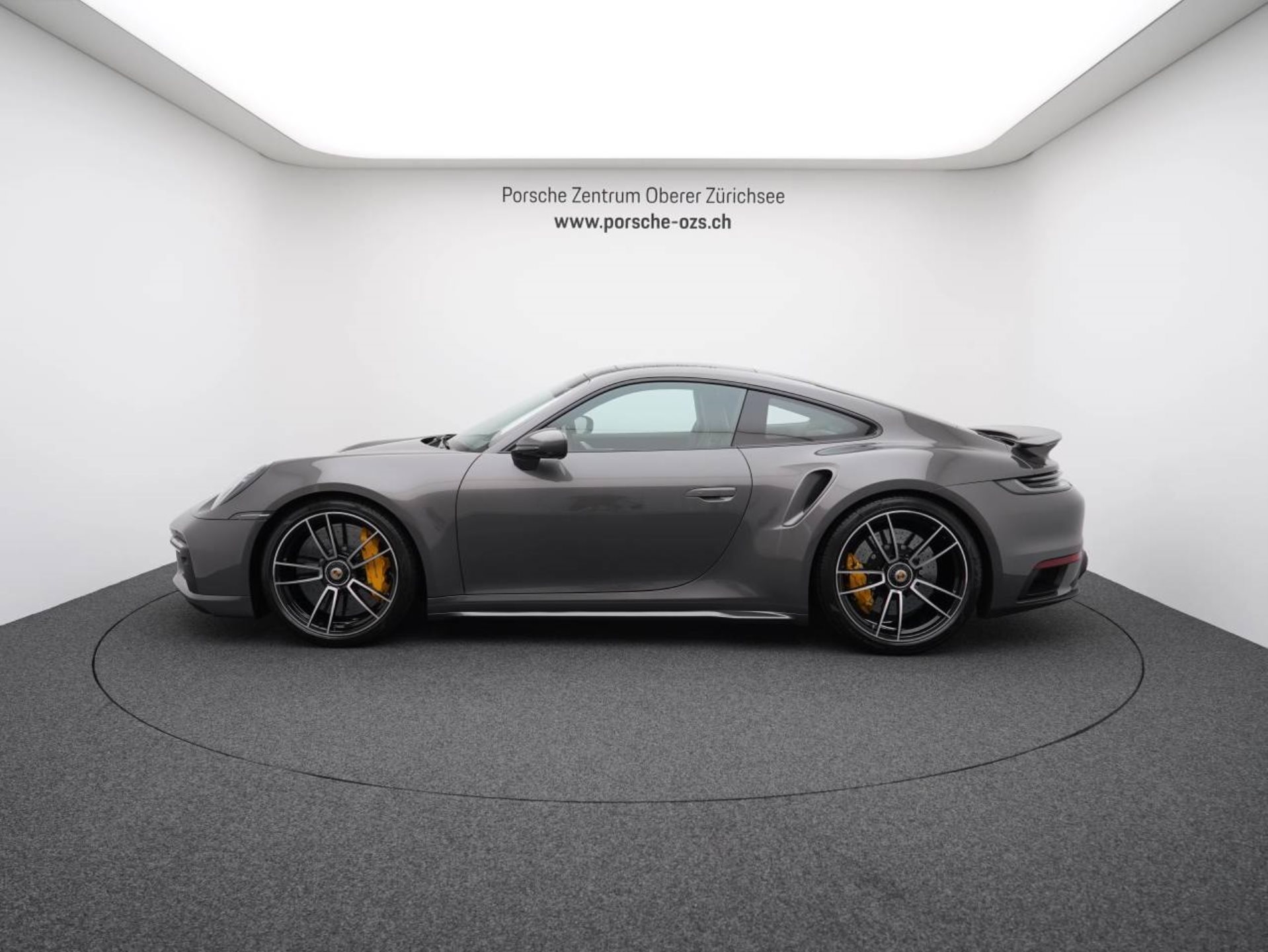 PORSCHE 911 Turbo S-showroom-element-1