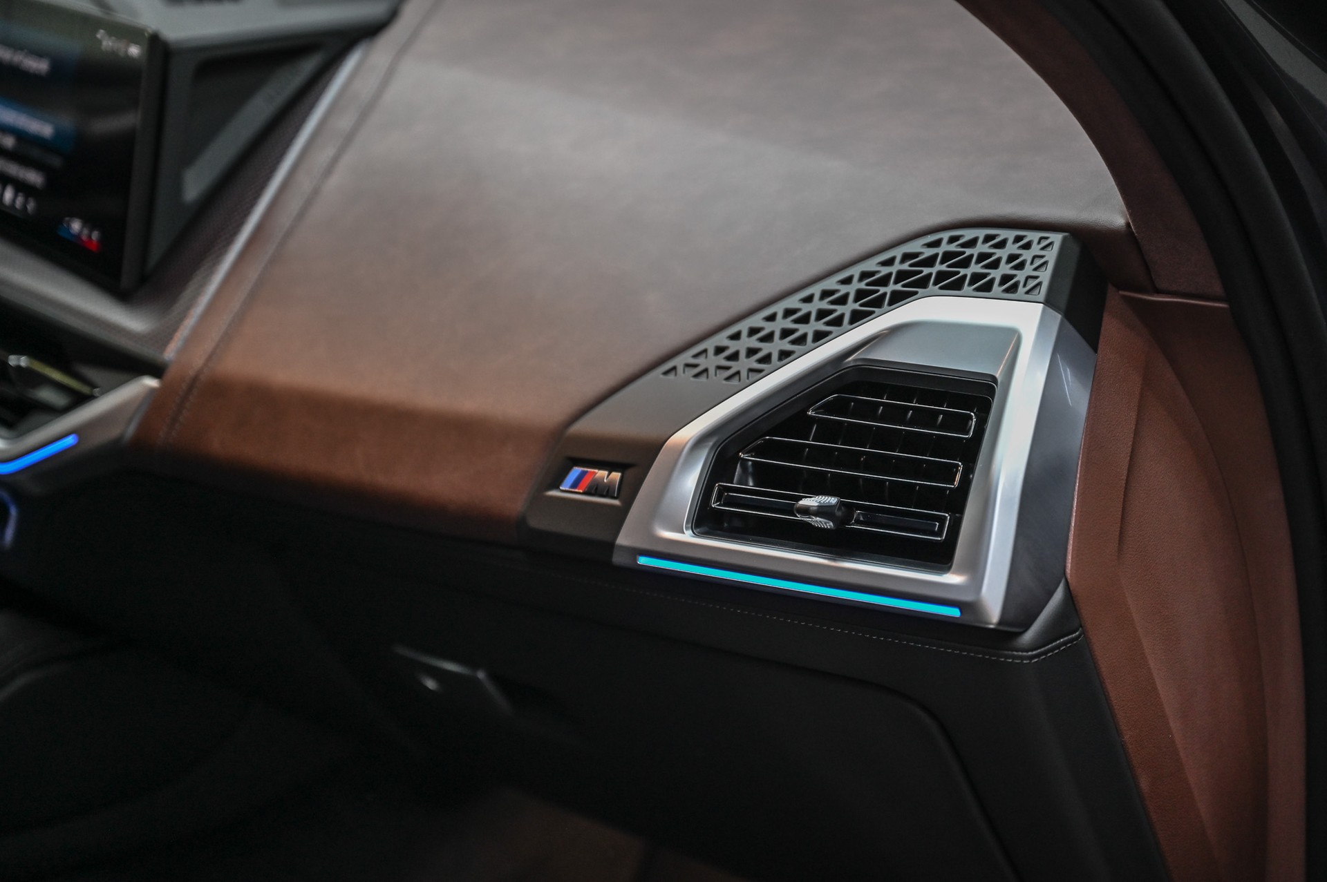 BMW XM xDrive PHEV Label-image-39