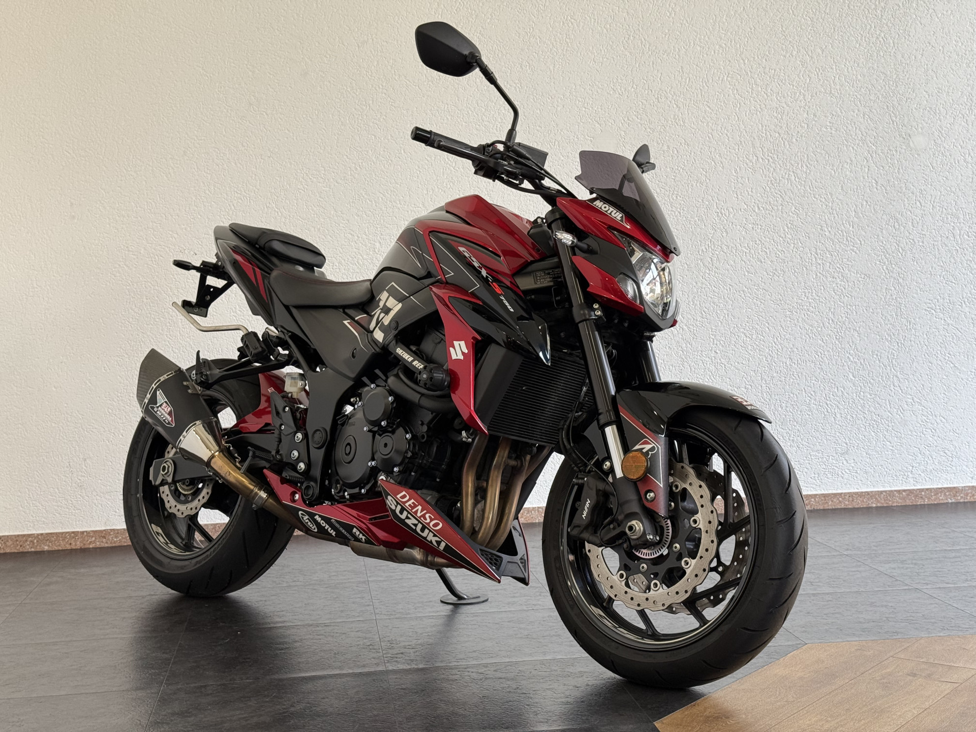 SUZUKI GSX-S 750 Suzuka 8H Edition-image-2