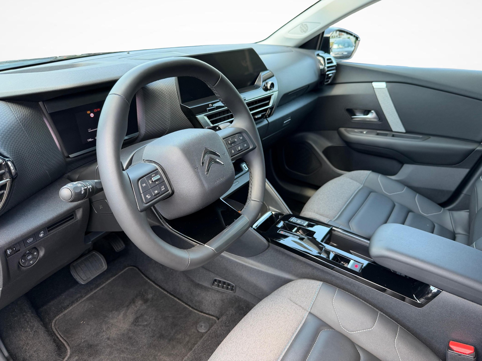 CITROEN C4 1.2 Hybrid Max-showroom-element-3