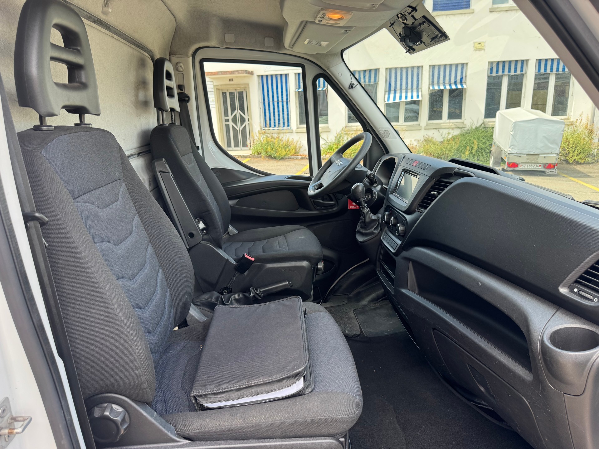 IVECO 35 S 16-image-9
