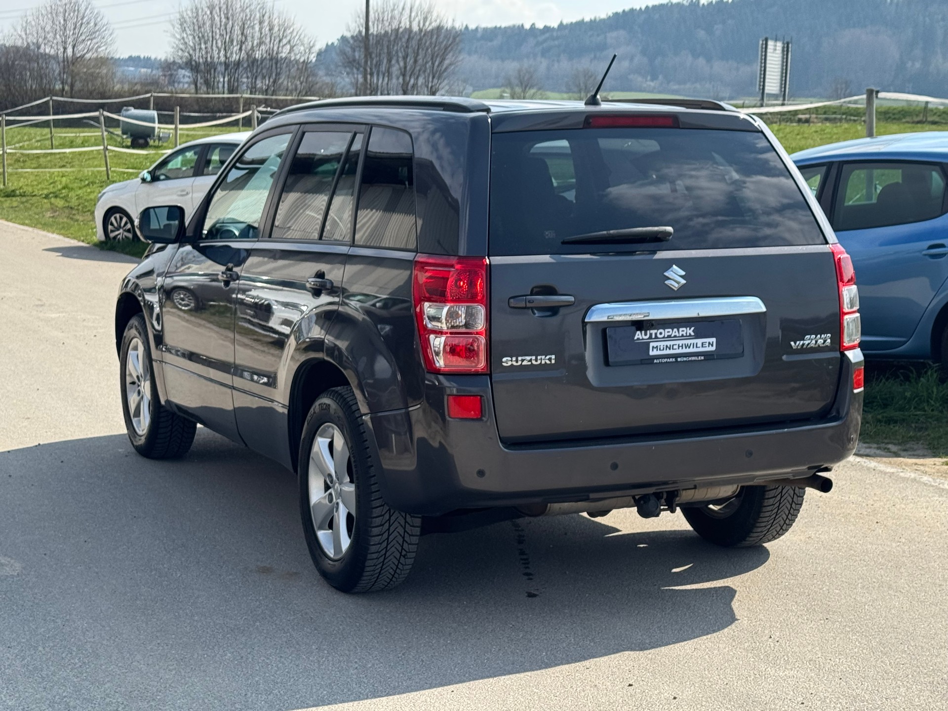 SUZUKI Grand Vitara 2.4 16V GL Top Automatic-image-3