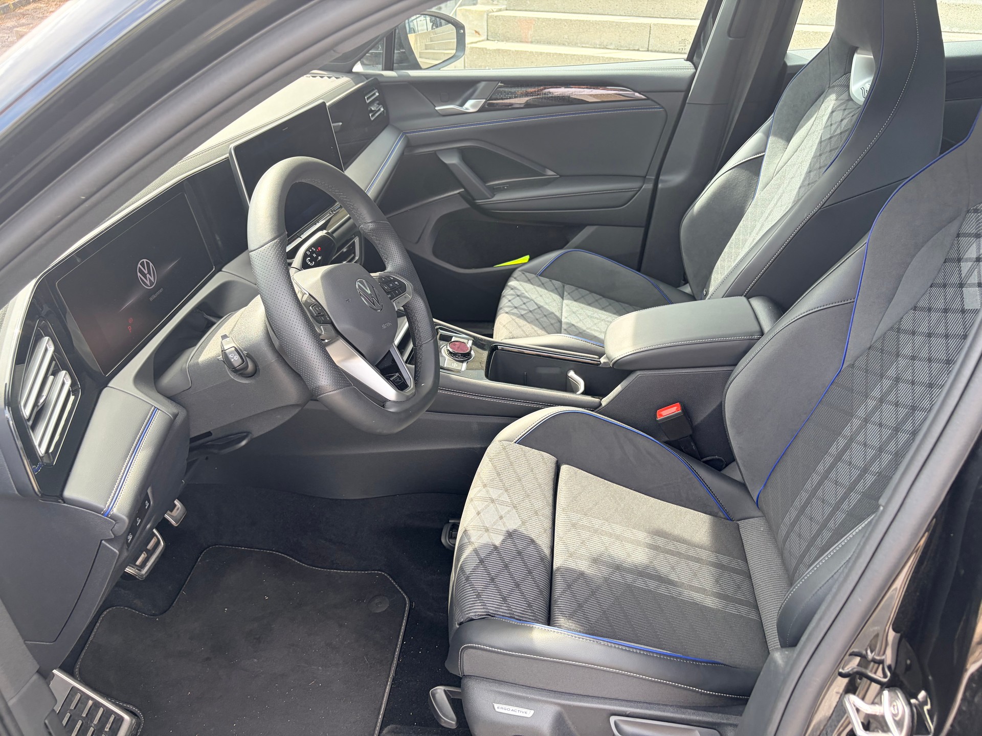 VW Tiguan 2.0 TSI R-Line DSG 4motion-image-18
