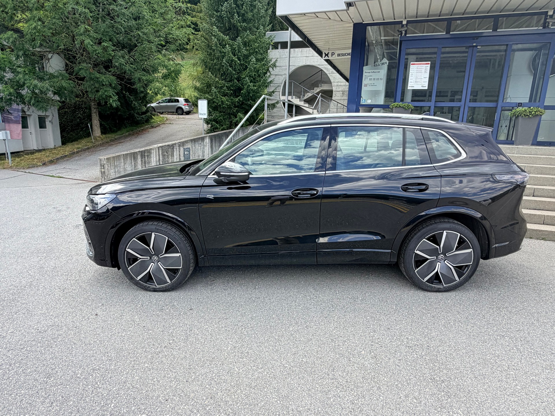 VW Tiguan 2.0 TSI R-Line DSG 4motion-showroom-element-3