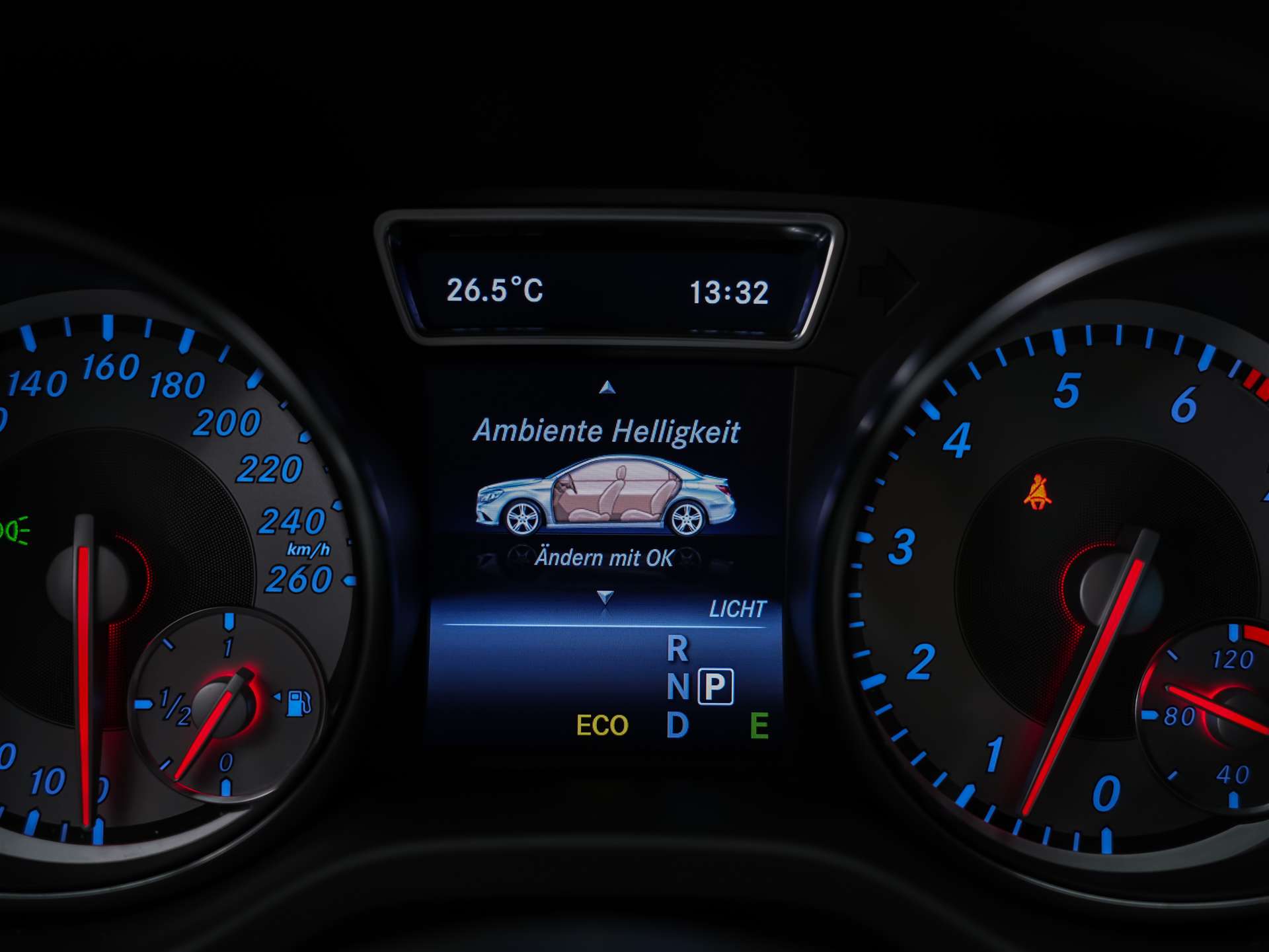 MERCEDES-BENZ CLA 250 Sport 7G-DCT 4Matic *CH Auto*Sitzheizung*Rückfahrkamera*-image-34