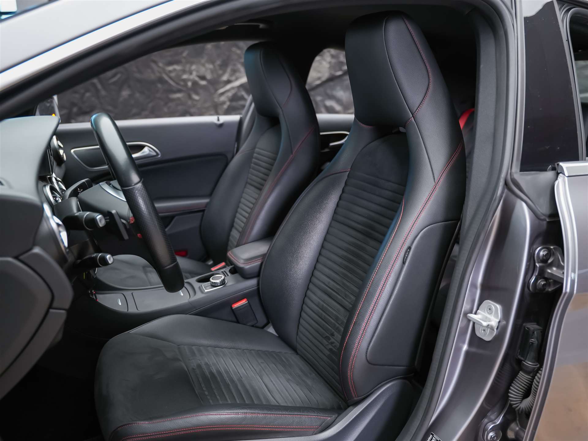 MERCEDES-BENZ CLA 250 Sport 7G-DCT 4Matic *CH Auto*Sitzheizung*Rückfahrkamera*-image-9