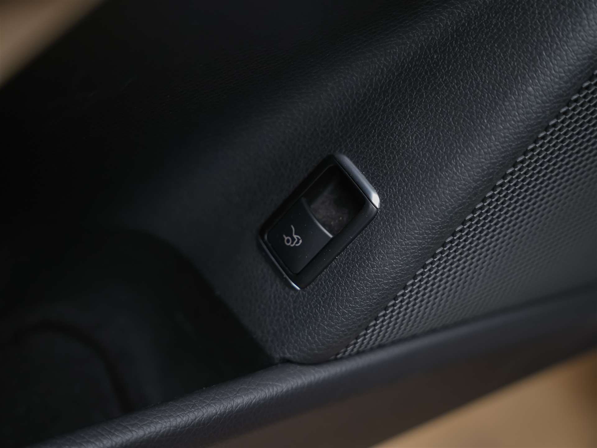 MERCEDES-BENZ CLA 250 Sport 7G-DCT 4Matic *CH Auto*Sitzheizung*Rückfahrkamera*-image-26