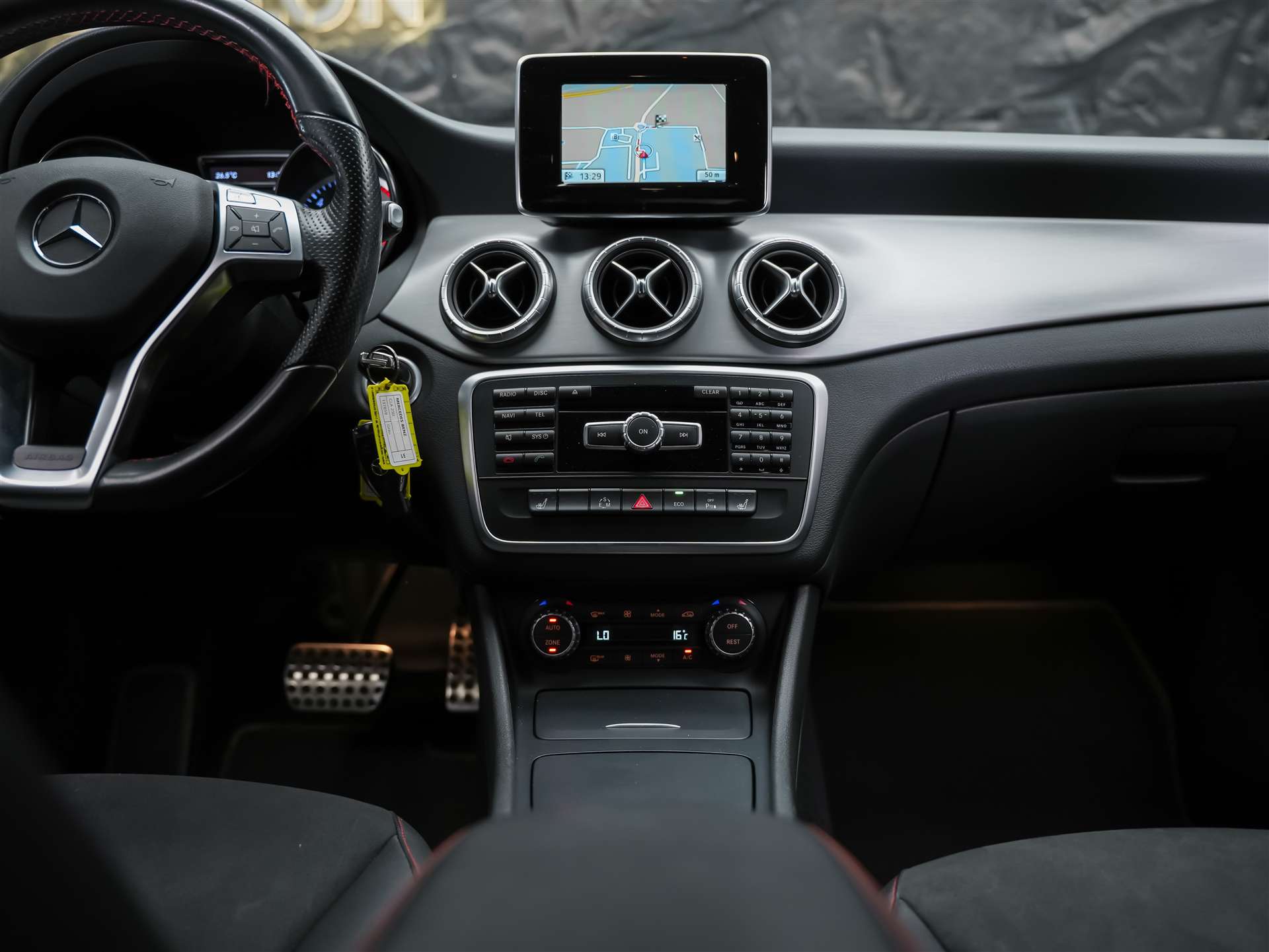 MERCEDES-BENZ CLA 250 Sport 7G-DCT 4Matic *CH Auto*Sitzheizung*Rückfahrkamera*-image-19