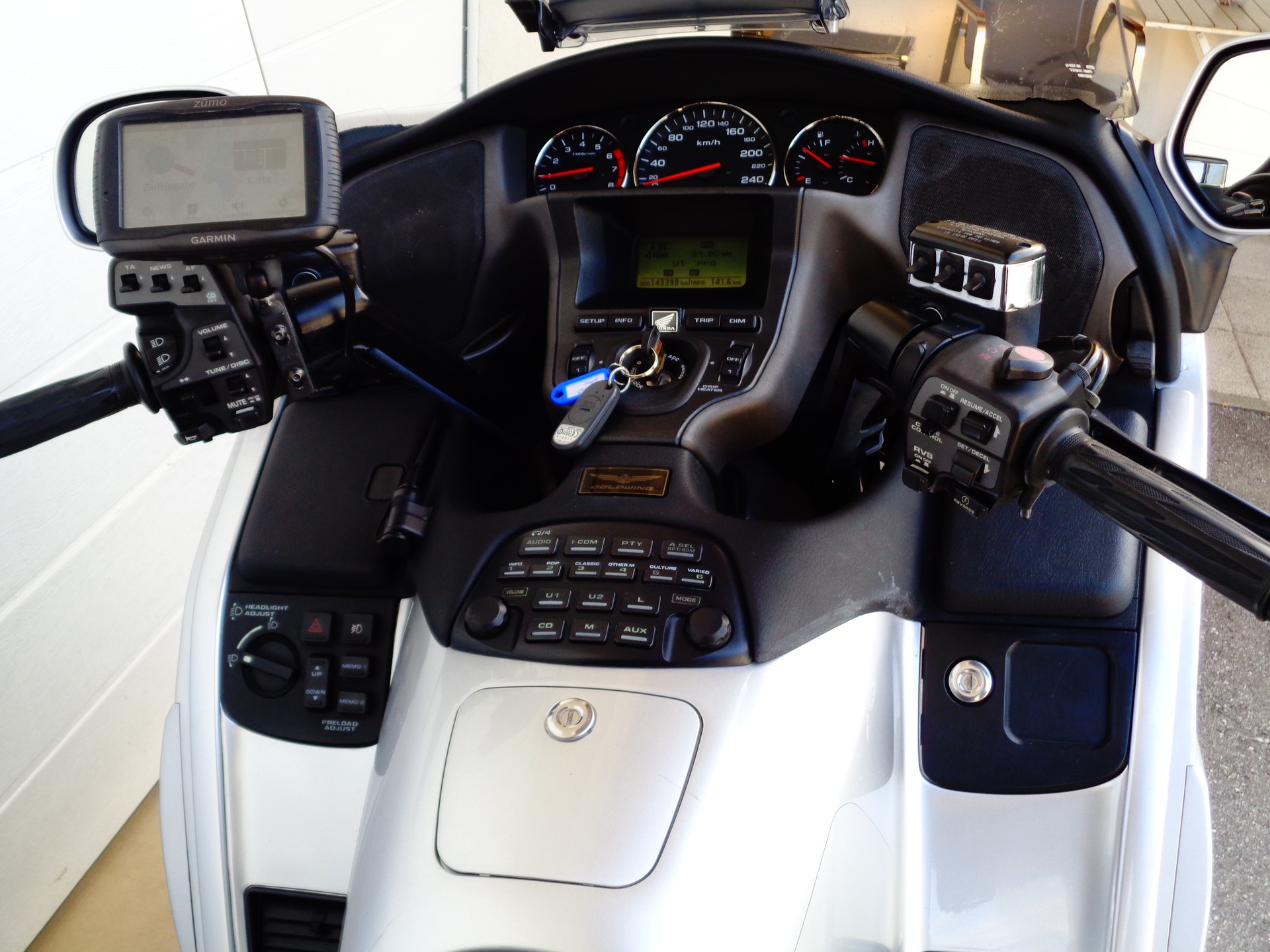 HONDA GL 1800 A Goldwing-image-3