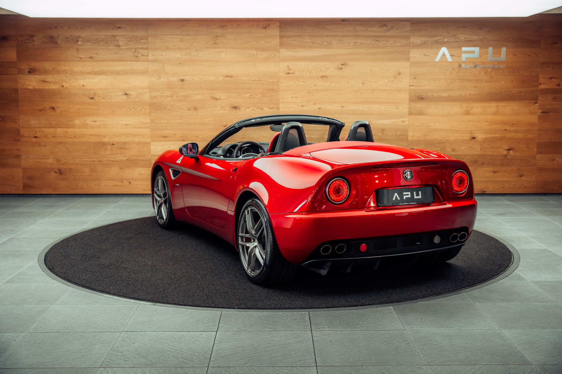 ALFA ROMEO 8C Spider 1/500-showroom-element-2