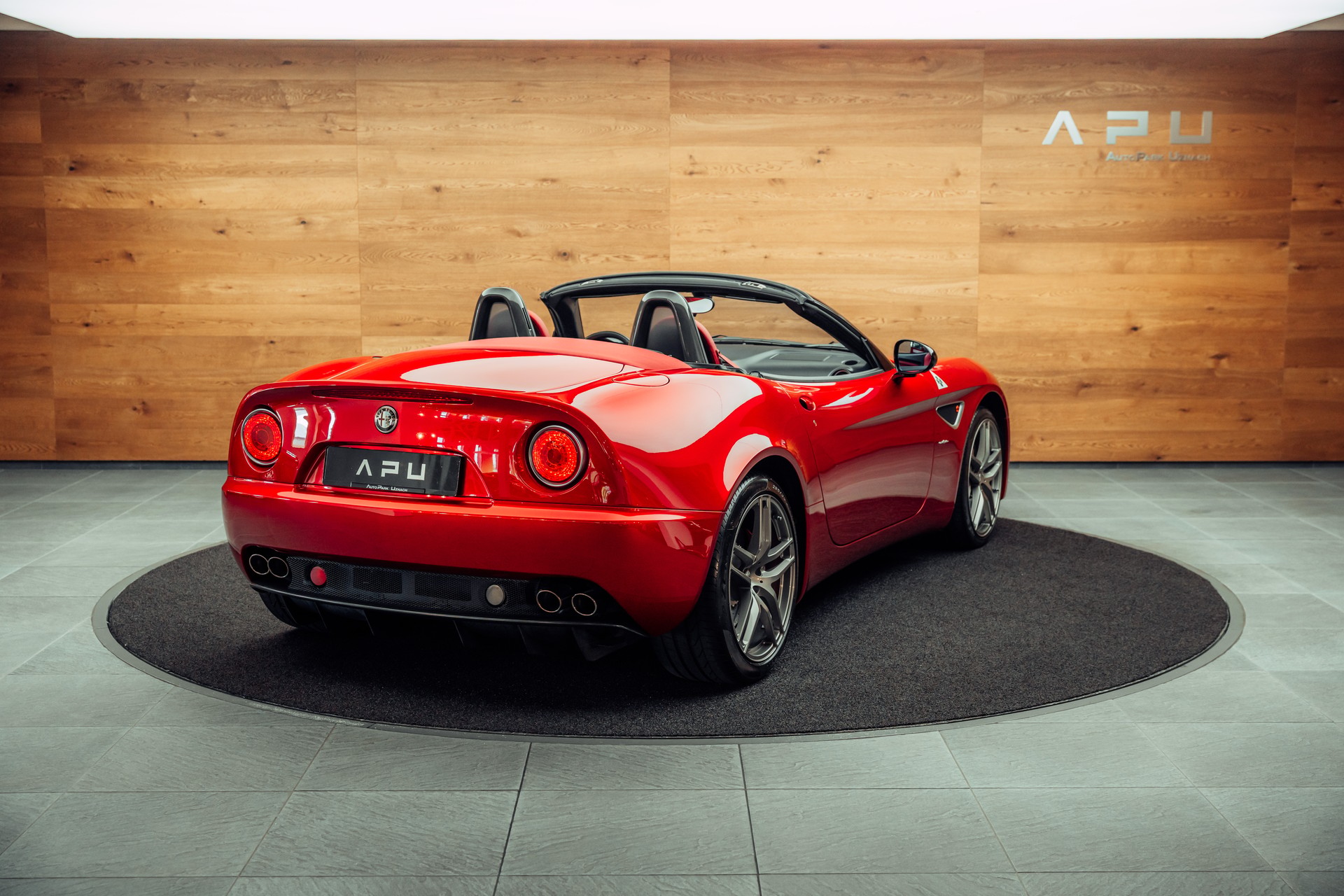 ALFA ROMEO 8C Spider 1/500-showroom-element-1