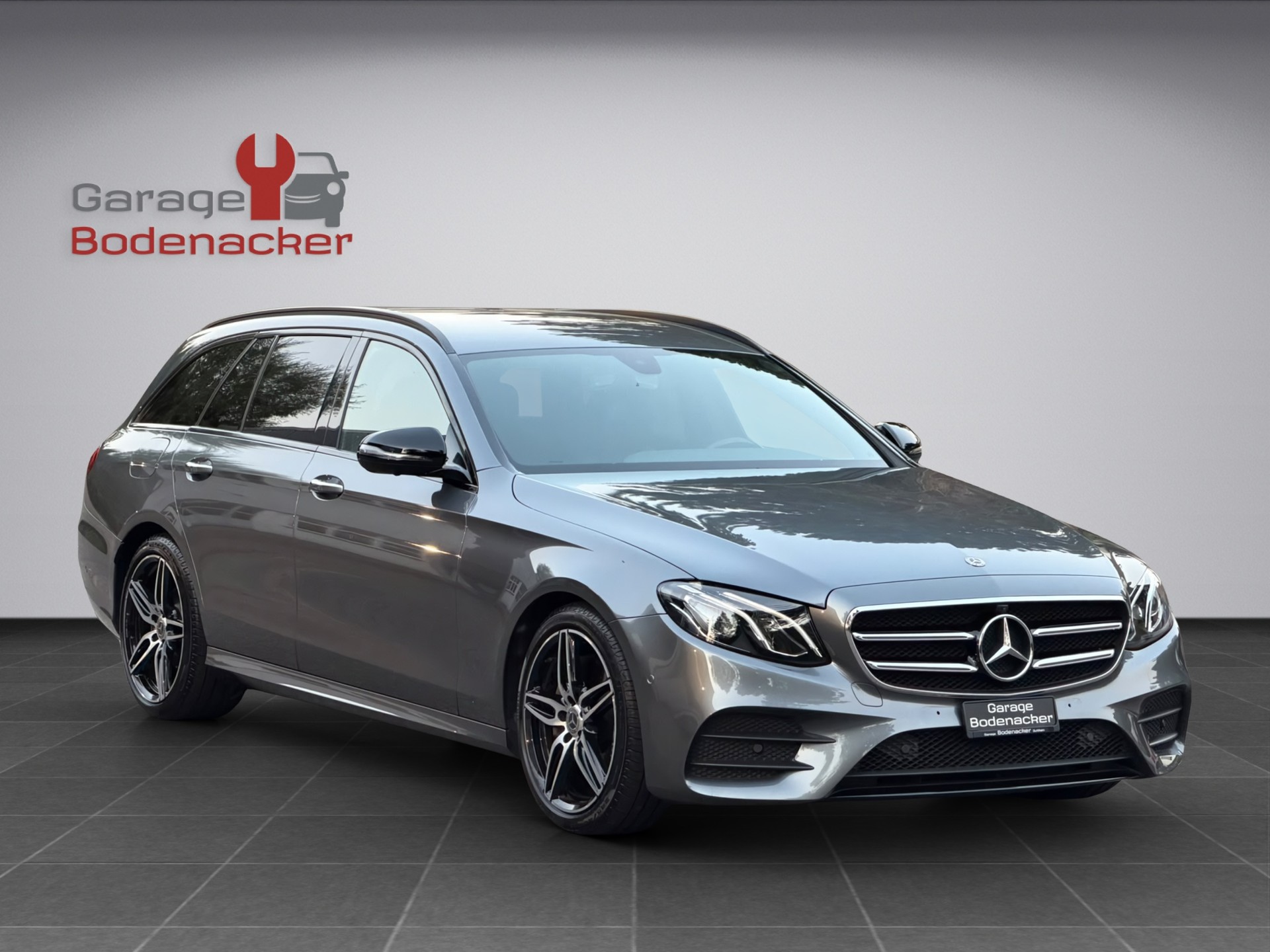 MERCEDES-BENZ E 200 d AMG Line 9G-Tronic * Night-Paket *-image-6