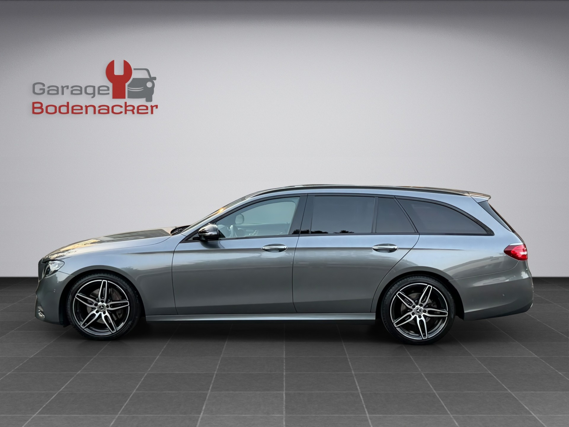 MERCEDES-BENZ E 200 d AMG Line 9G-Tronic * Night-Paket *-showroom-element-2