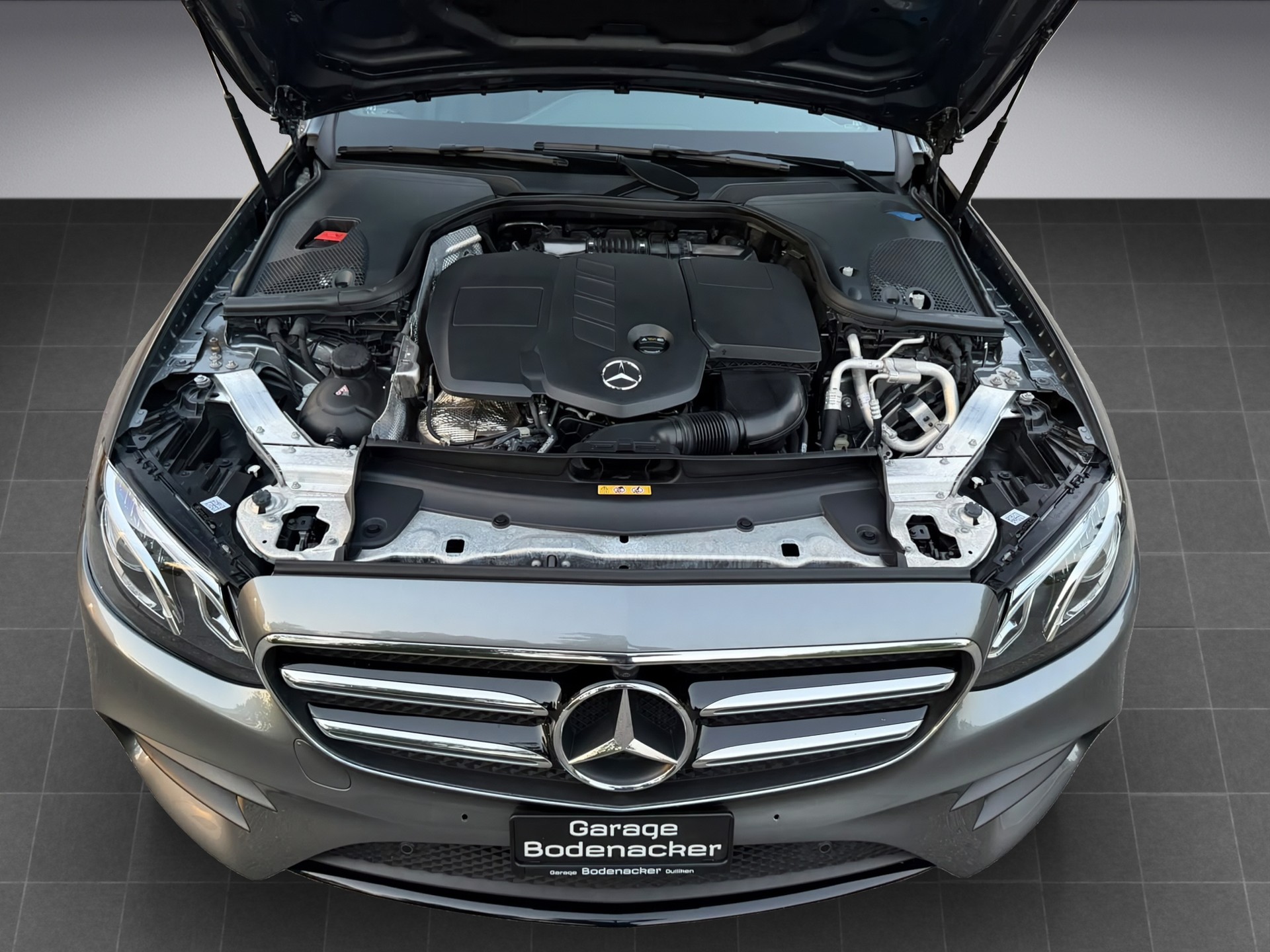 MERCEDES-BENZ E 200 d AMG Line 9G-Tronic * Night-Paket *-image-14