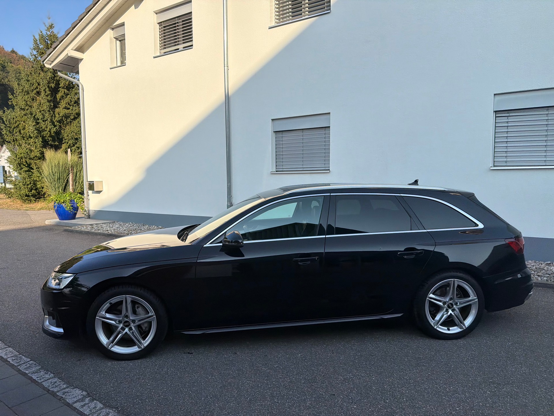 AUDI A4 Avant 40 TDI advanced quattro S-tronic-image-11
