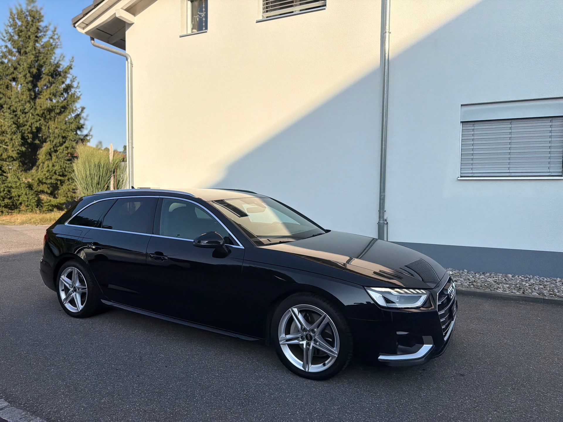 AUDI A4 Avant 40 TDI advanced quattro S-tronic-showroom-element-3