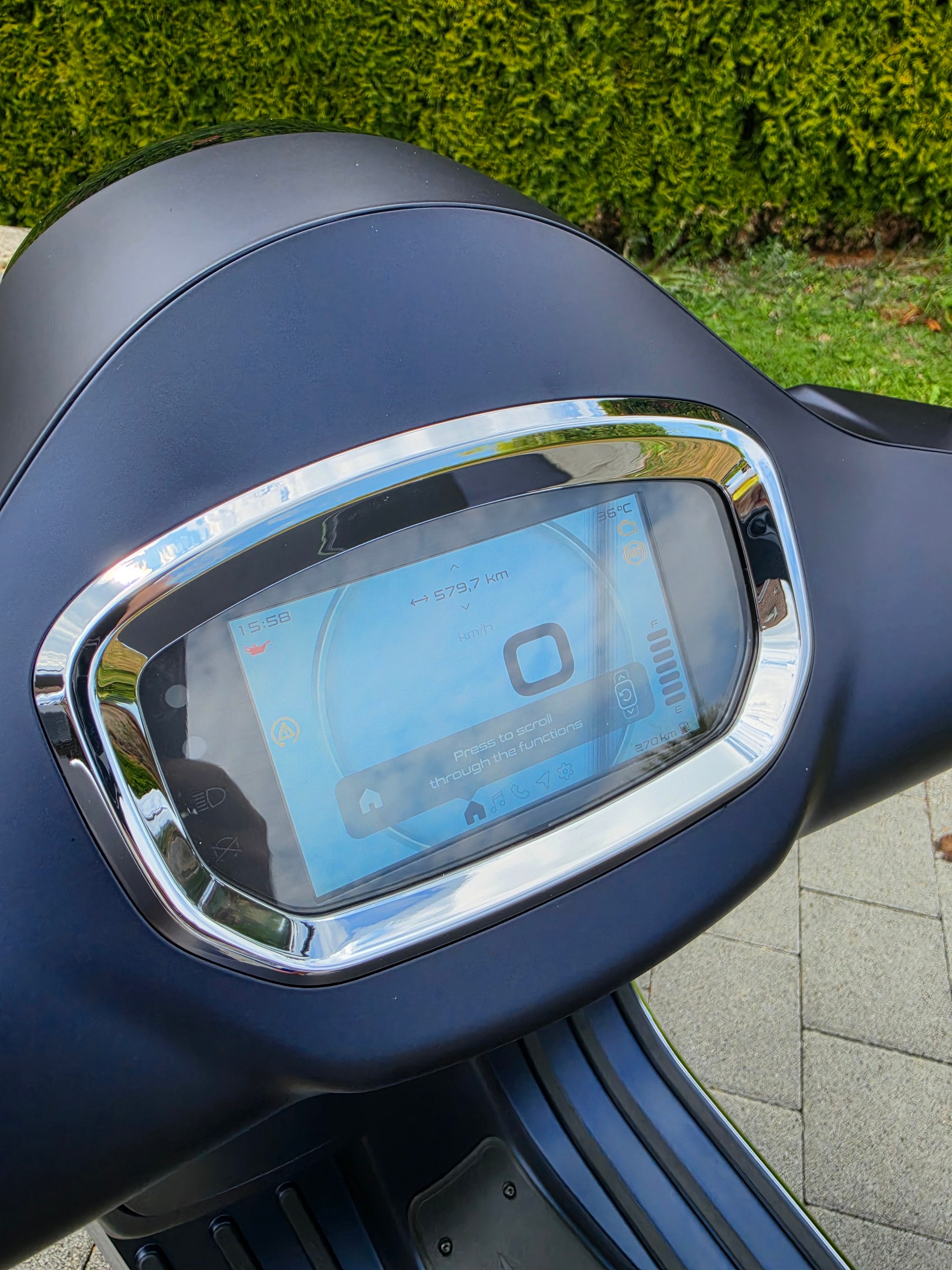 PIAGGIO Vespa GTS 125 Super Tech RST Euro 5+-image-4